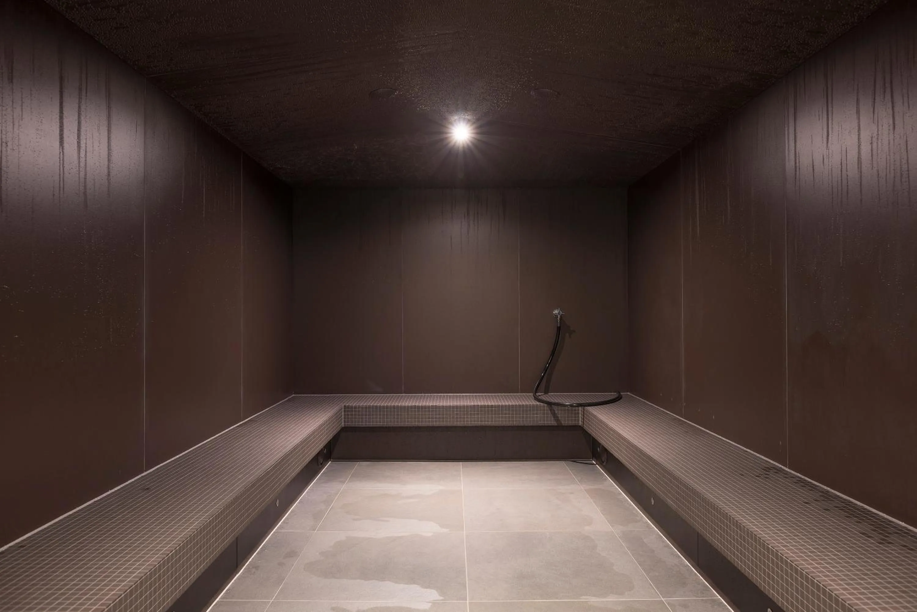 Steam room in Saas-Fee wellnesshostel4000