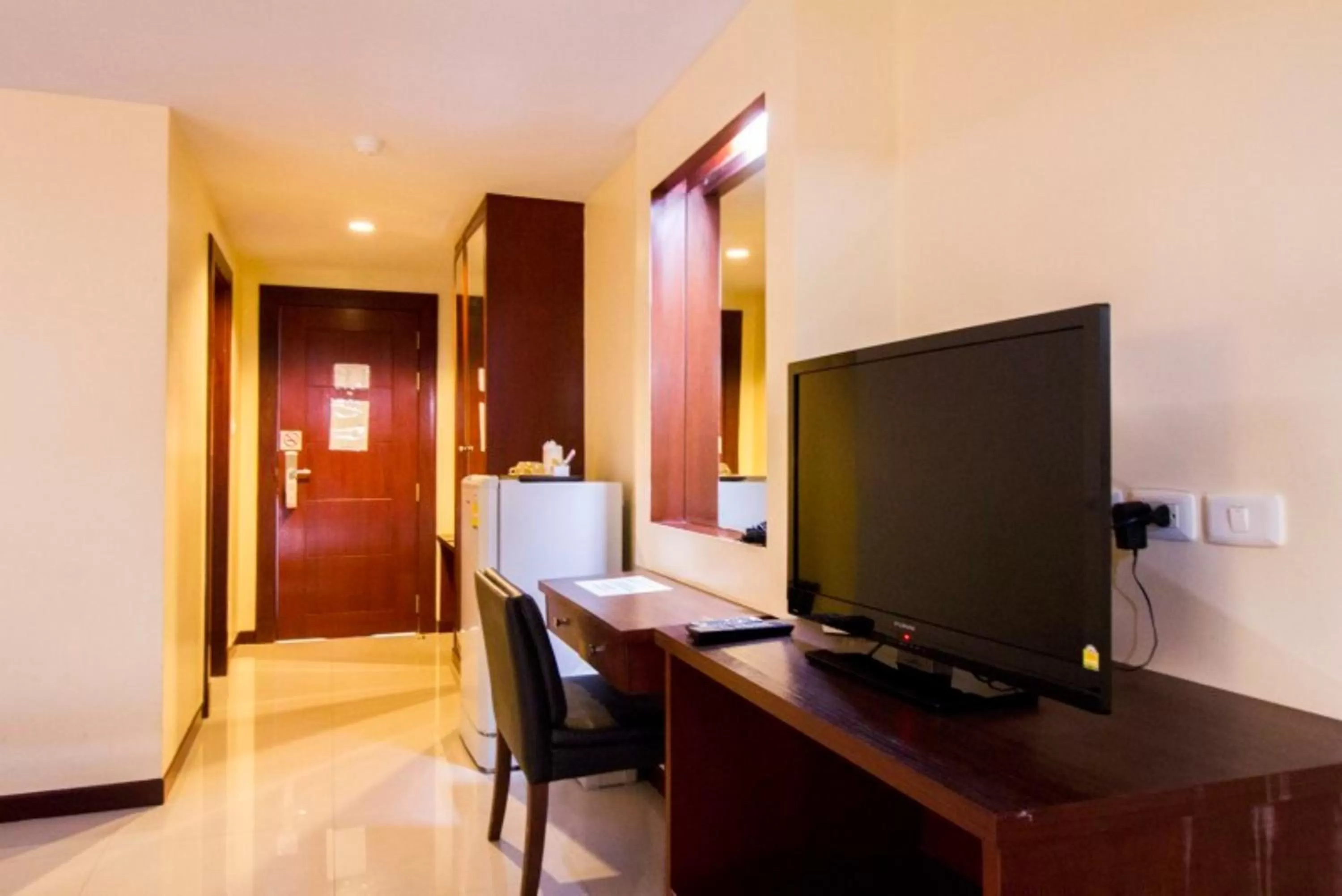 TV and multimedia in Convenient Grand Hotel