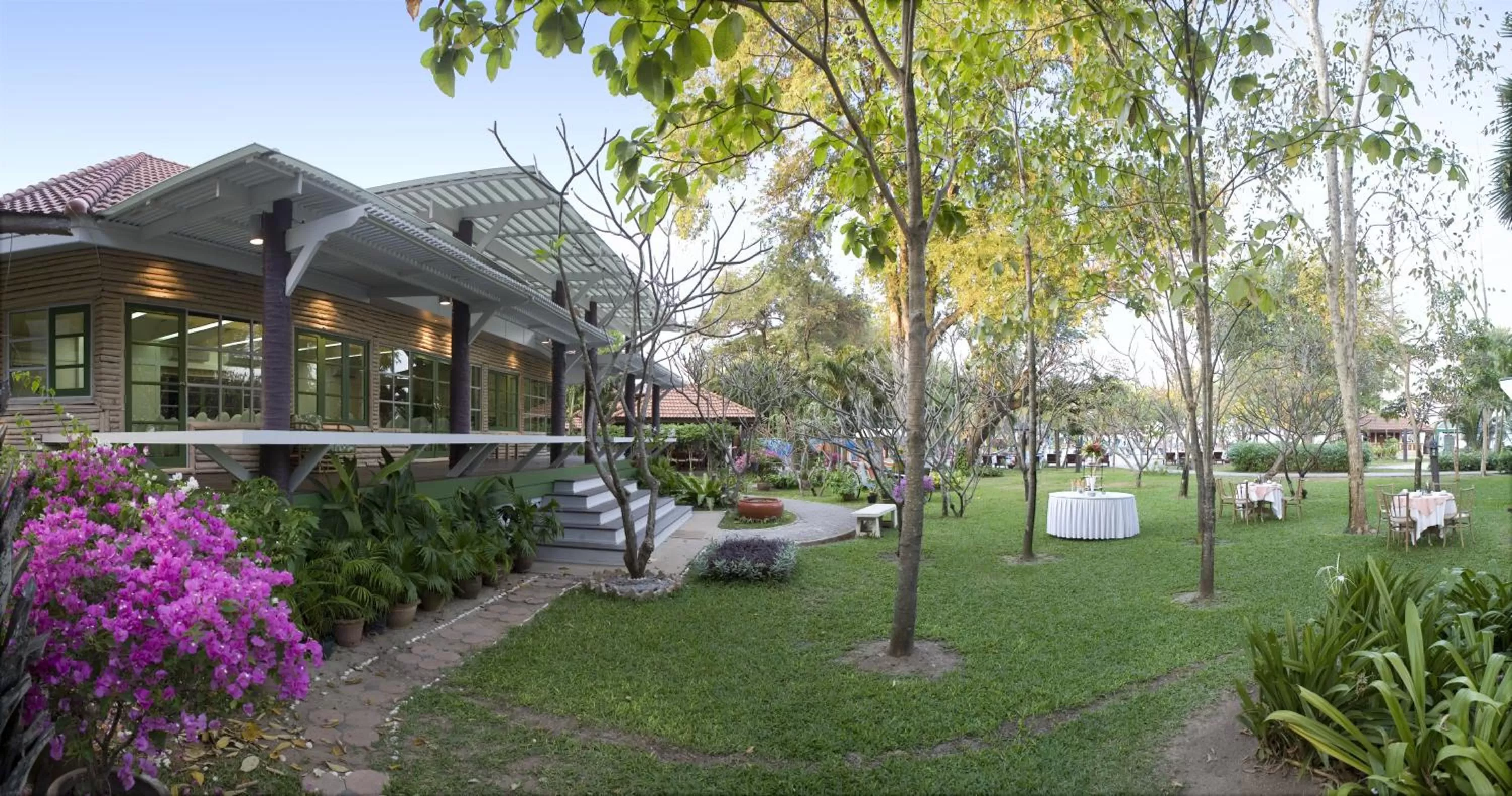 Night in Regent - Chalet, Hua Hin