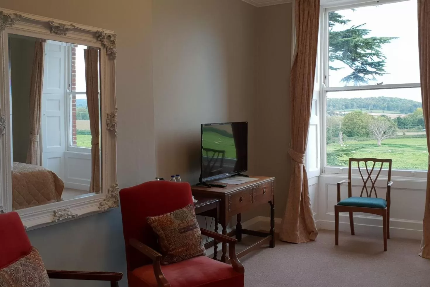 TV/Entertainment Center in Longworth Hall Hotel