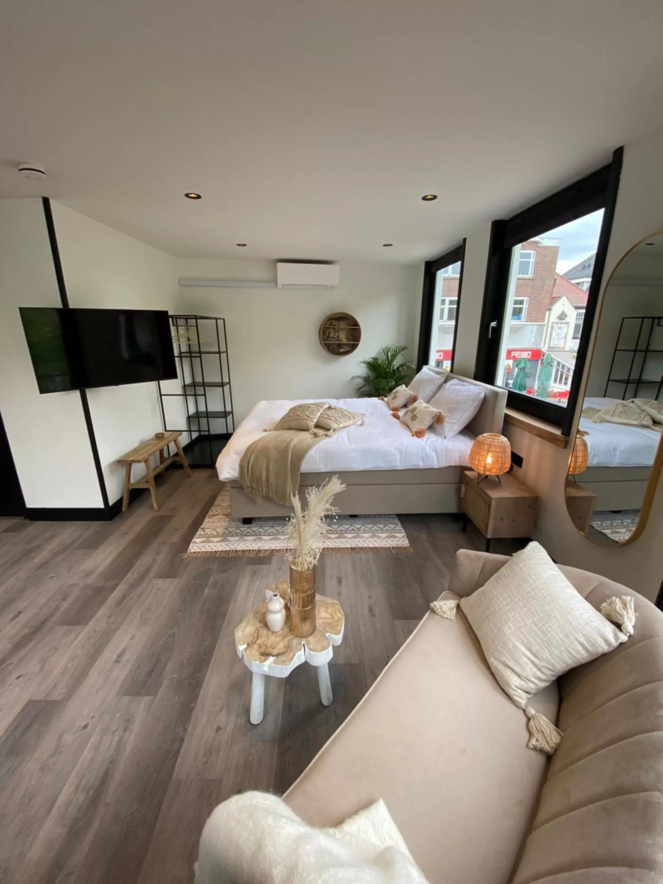 TV and multimedia in Boutique Hotel LE•BAR