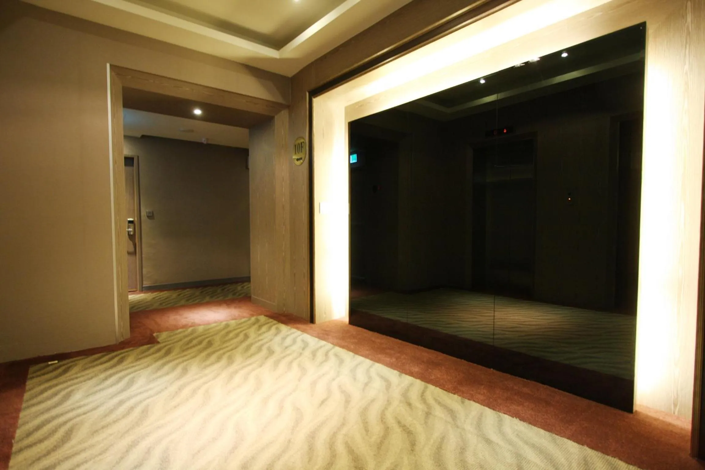 Other, Bed in Grand Earl Hotel