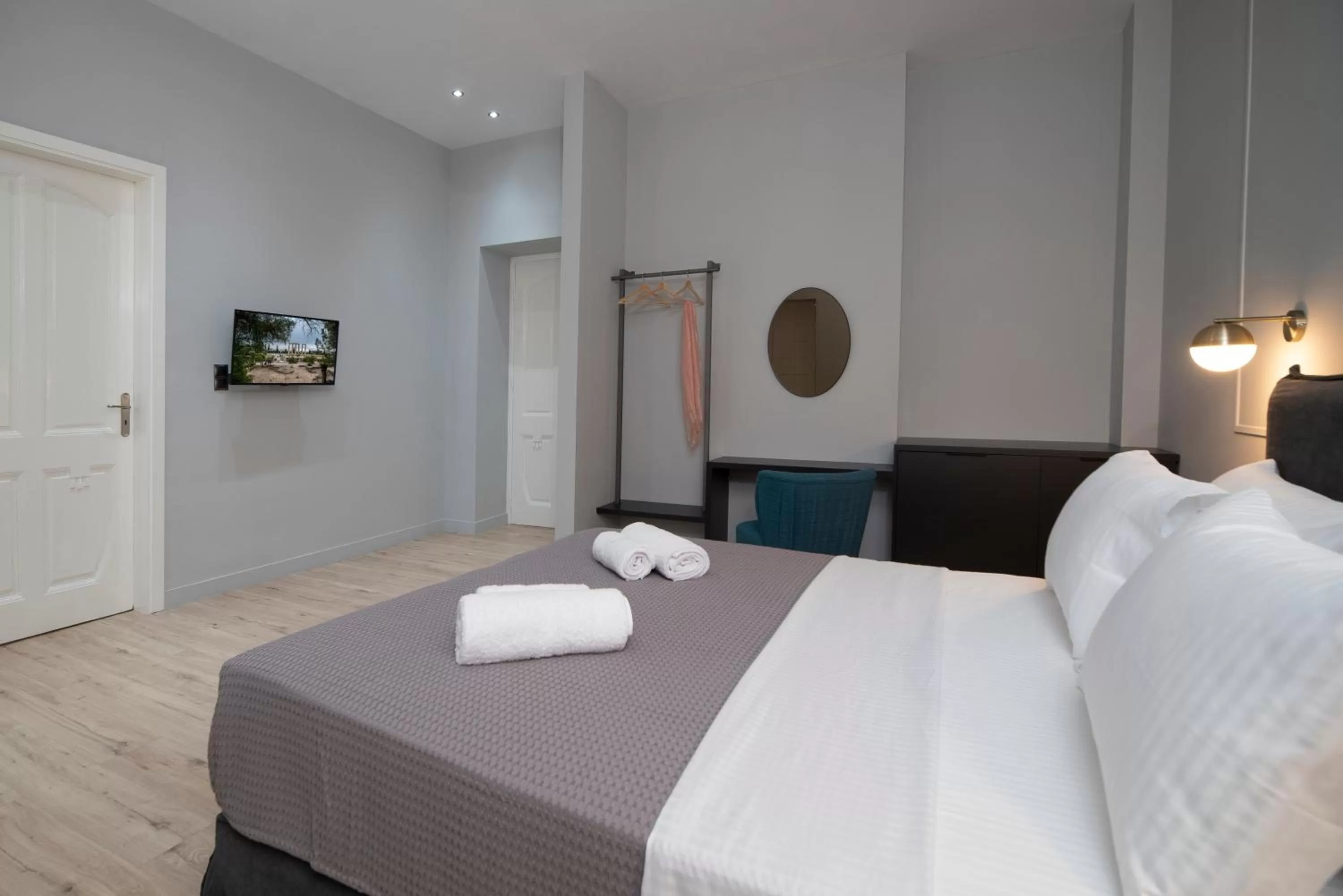 Bed in Plaka Arch Suites