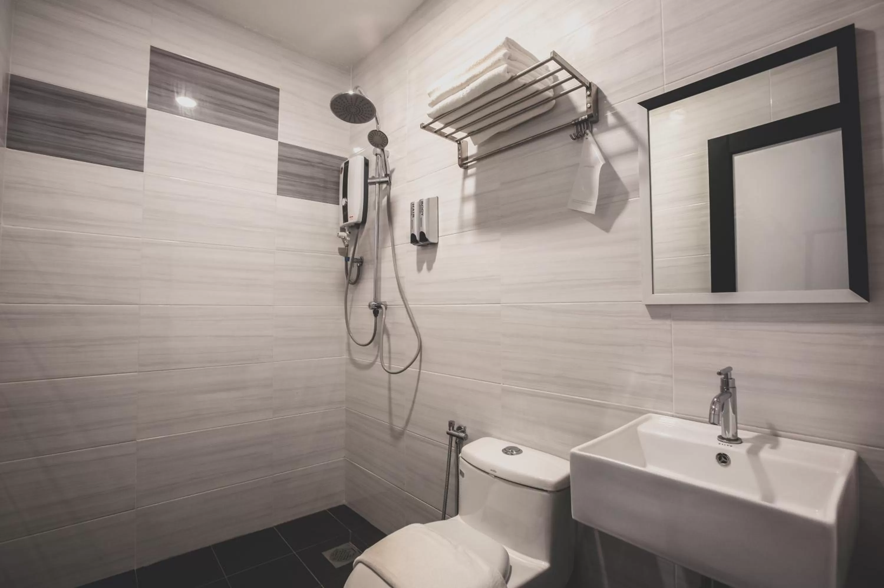 Bathroom in V3 Hotel & Residence Seri Alam