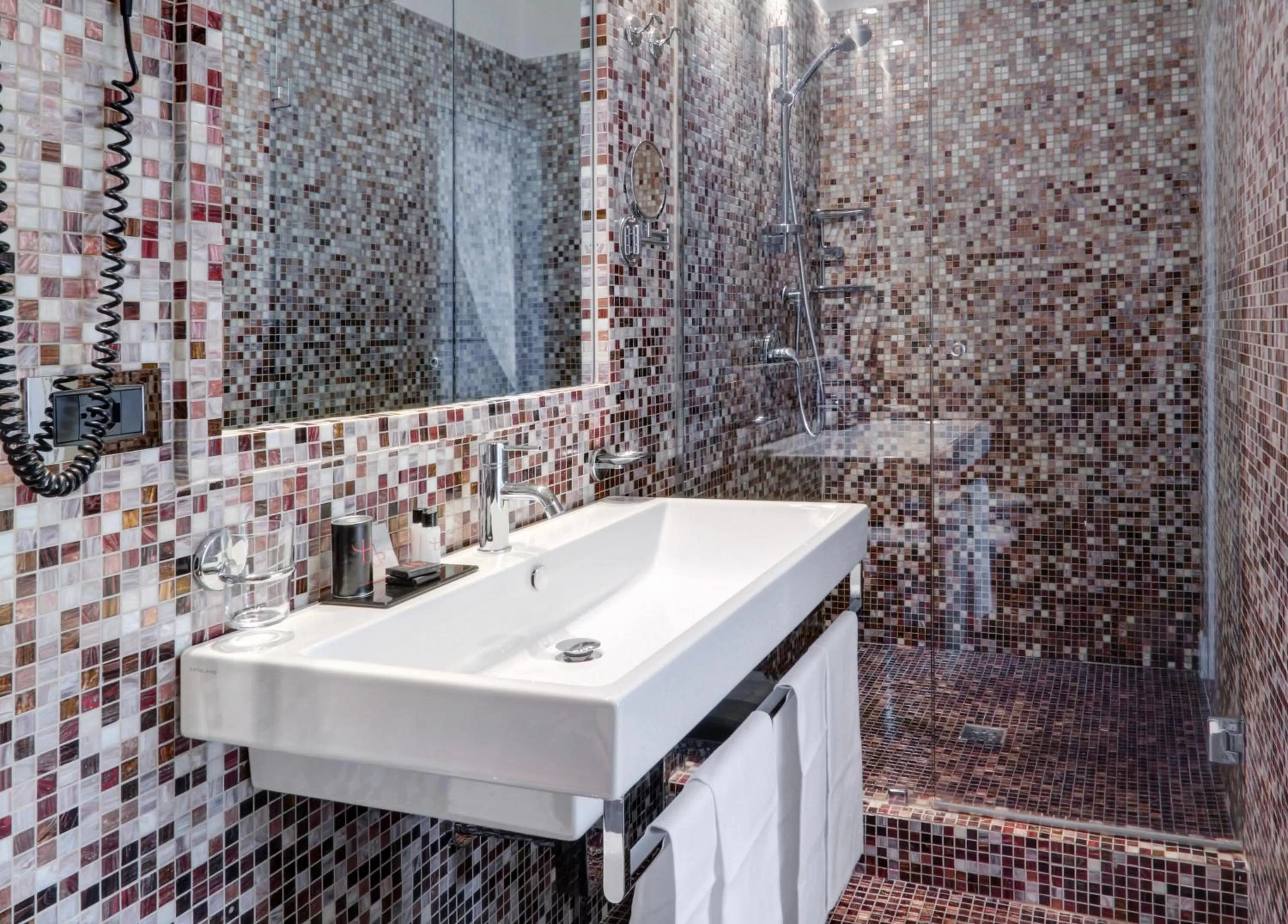 Toilet in LHP Hotel River & SPA