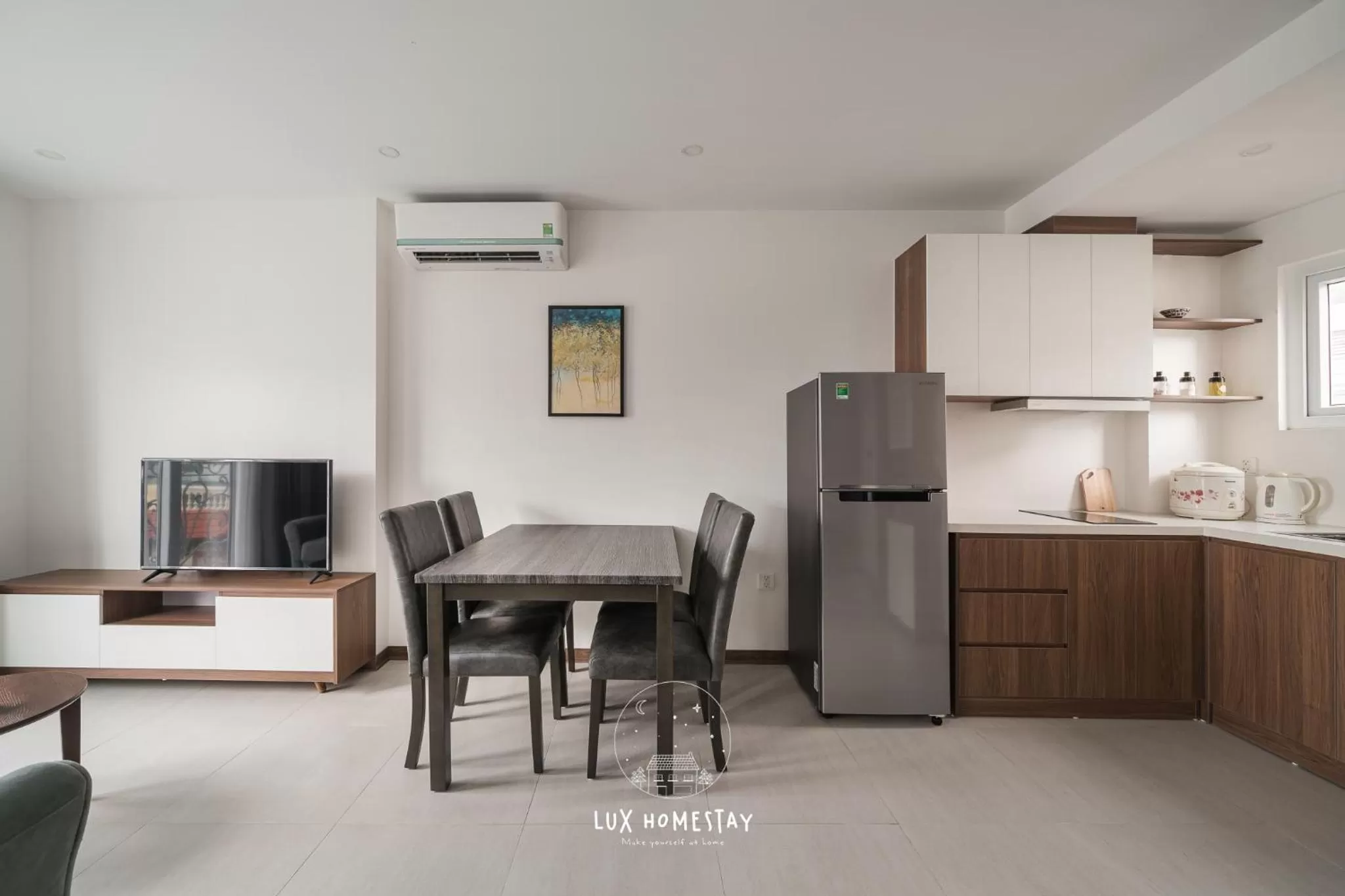 TV and multimedia in Lux Westlake Studio