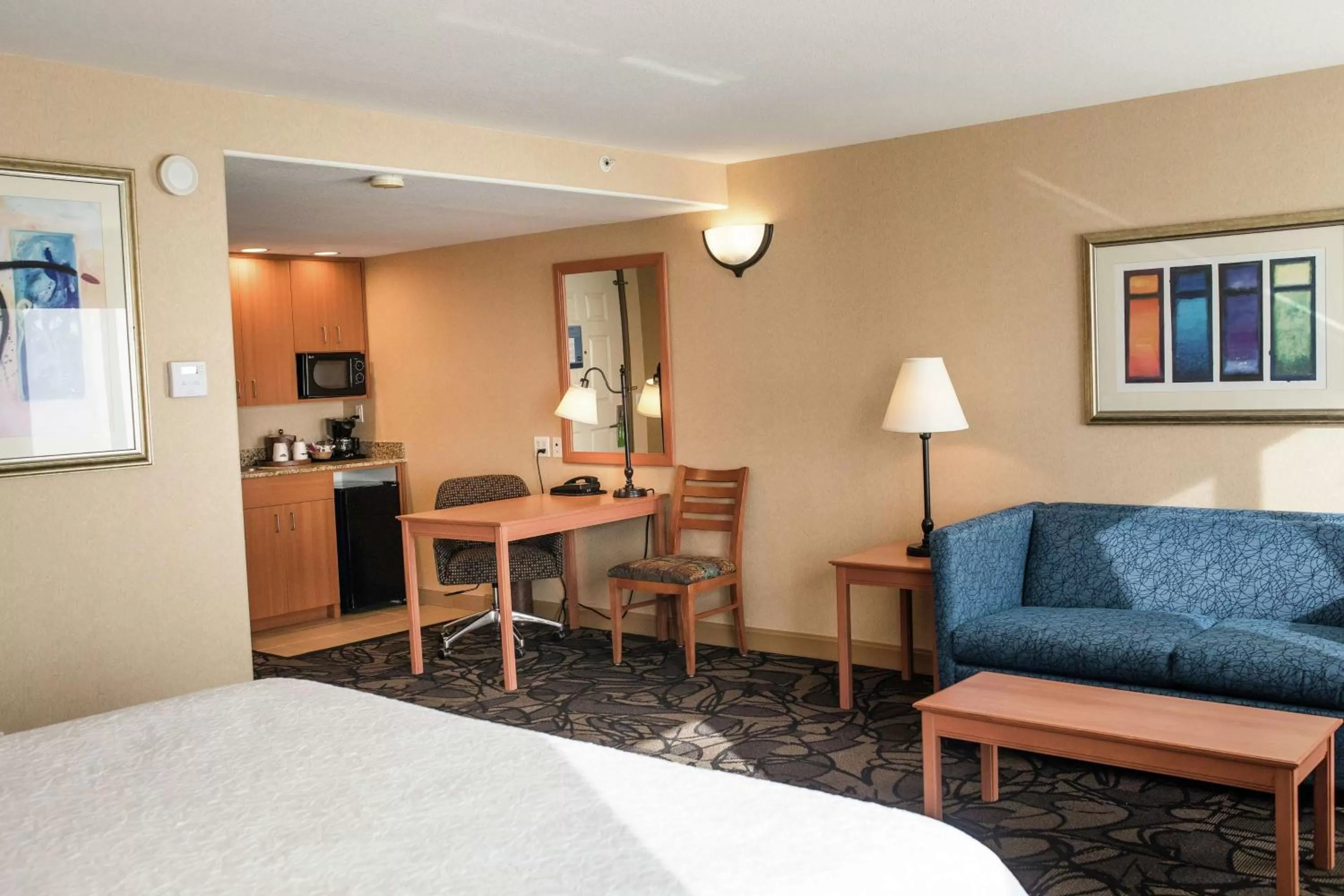 King Suite - Hearing Accessible - Non-Smoking in Hampton Inn & Suites Lathrop
