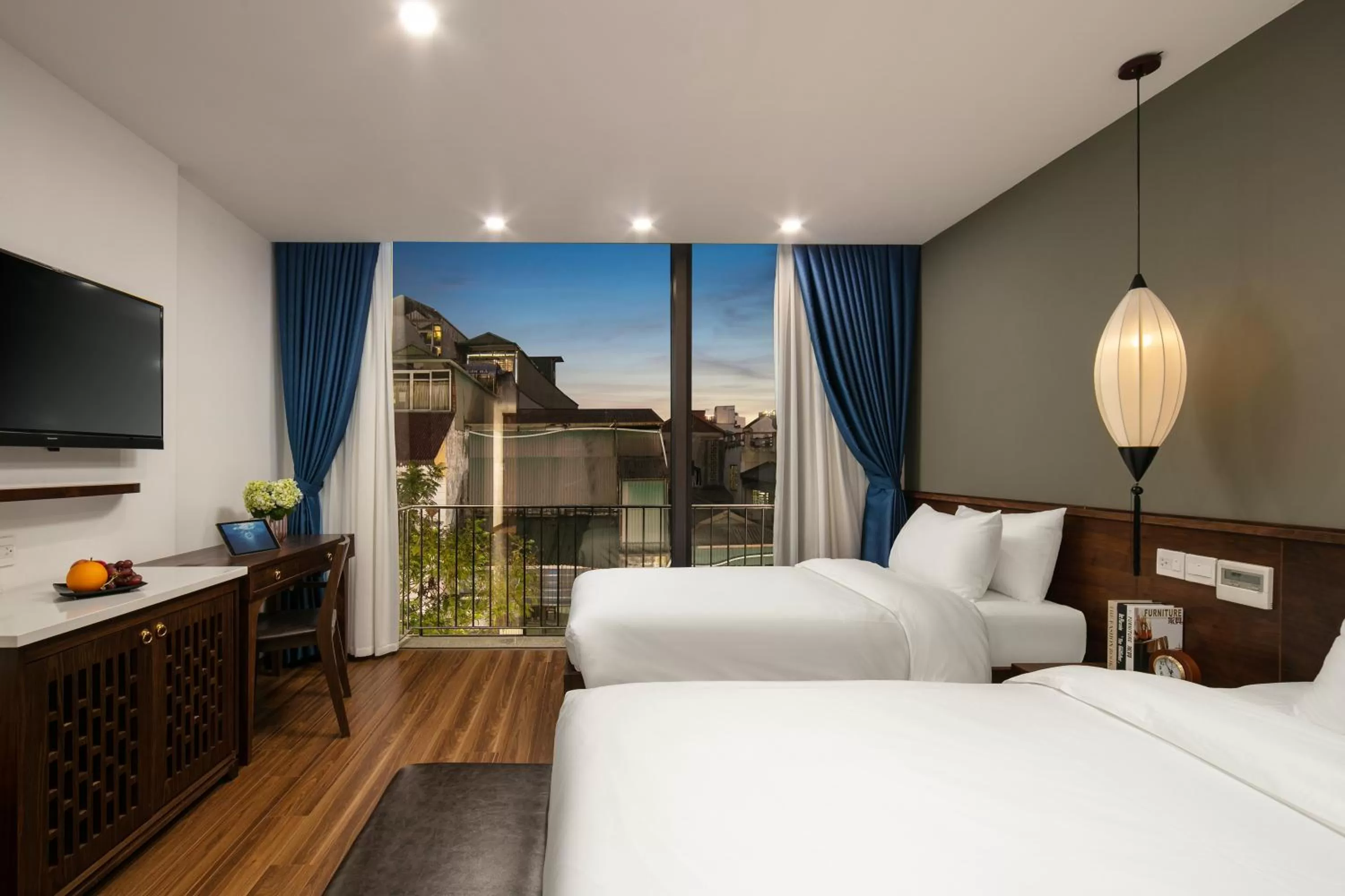 Photo of the whole room, Bed in Hanoi Exclusive Hotel