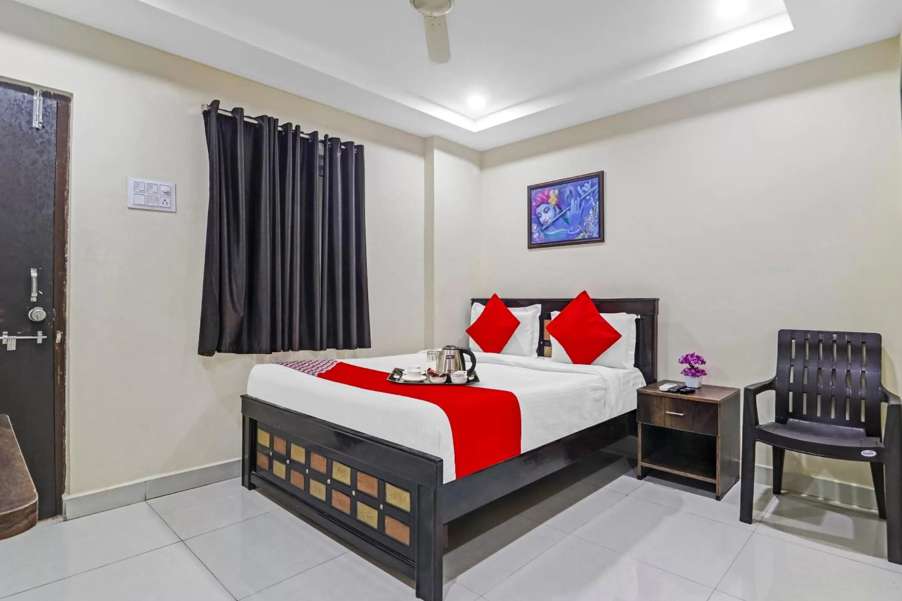 Bedroom, Bed in Super Hotel O Honey Heights Near Botanical Garden