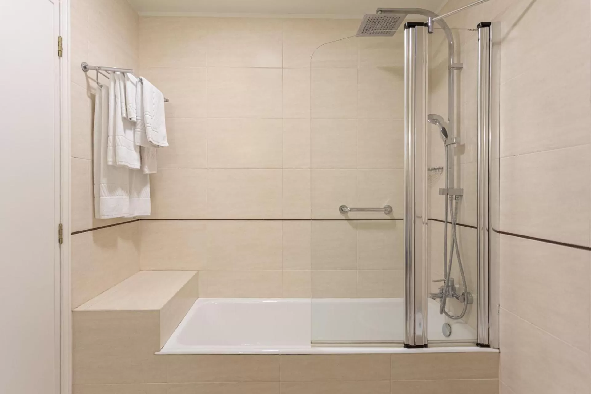 Bathroom in Hotel Aveiro Center by Alboi Group