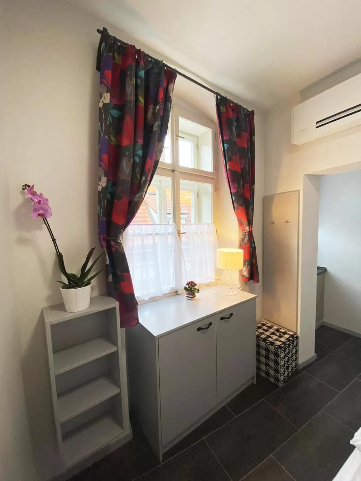 Bedroom, Bathroom in Historic Centre Residence