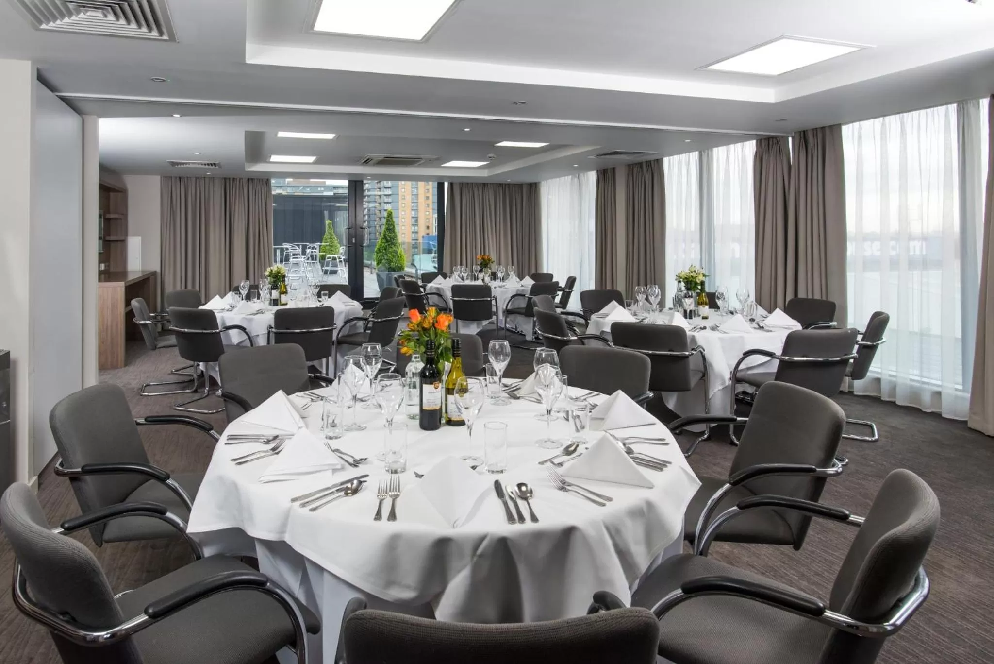 Banquet/Function facilities in Holiday Inn London West by IHG