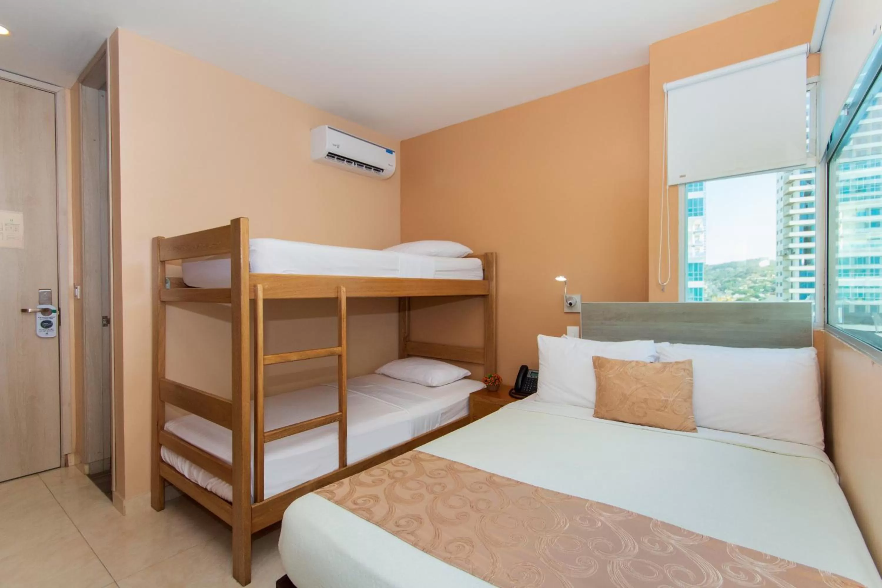 bunk bed in Hotel Aixo Suites By GEH Suites