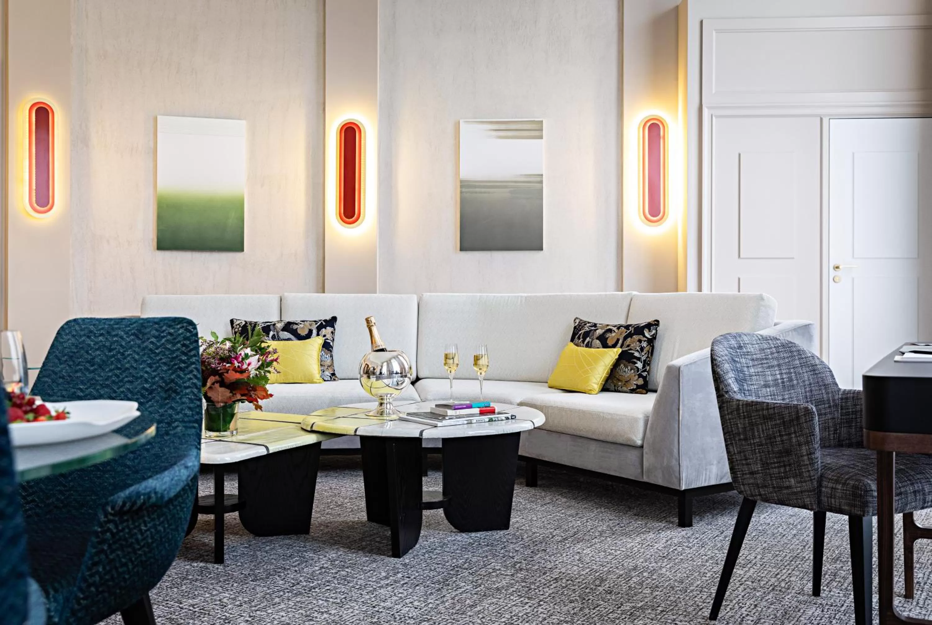 Living room in Sofitel Le Scribe Paris Opera