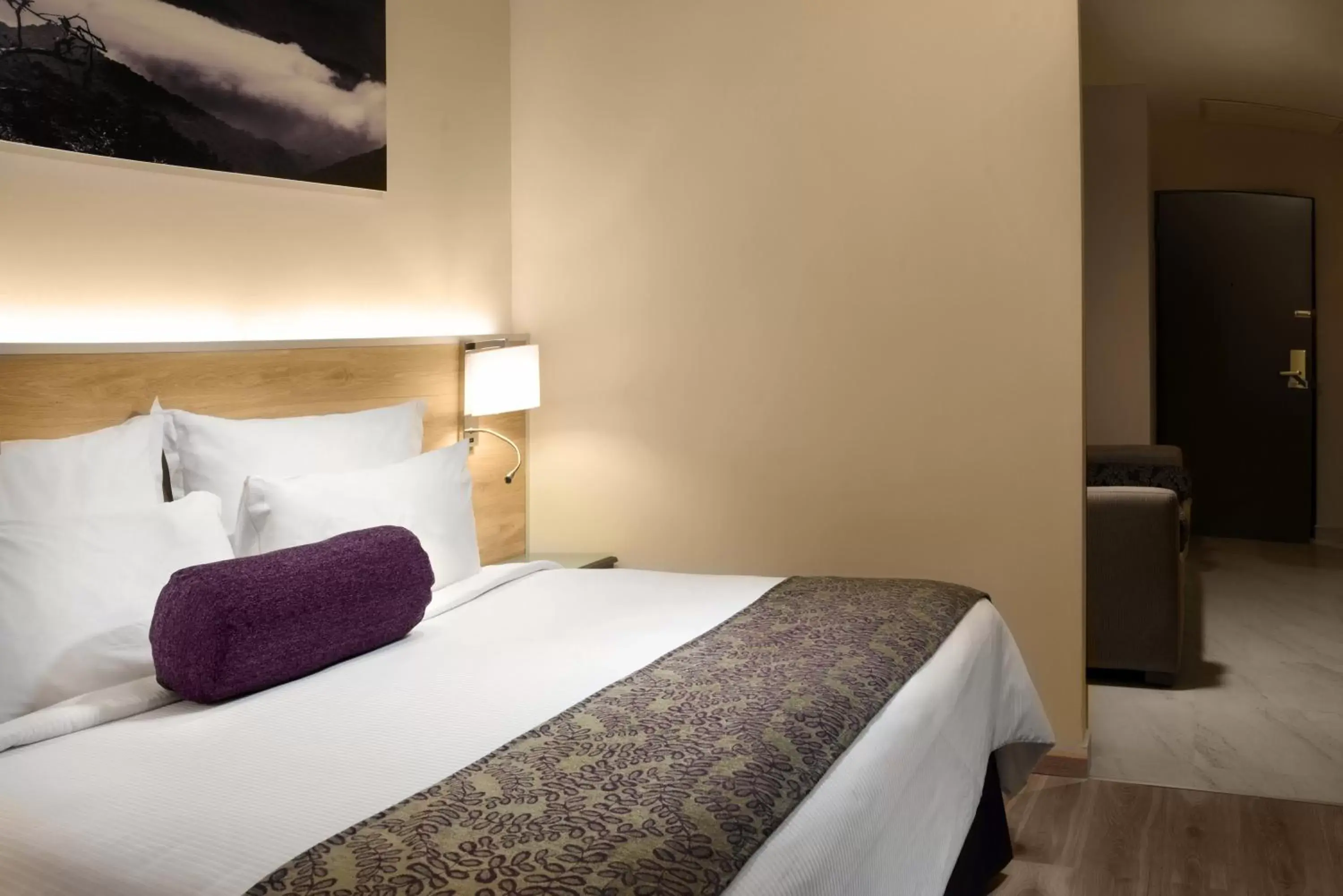 Deluxe King Room in Krystal Monterrey Deluxe King Room in Krystal Monterrey