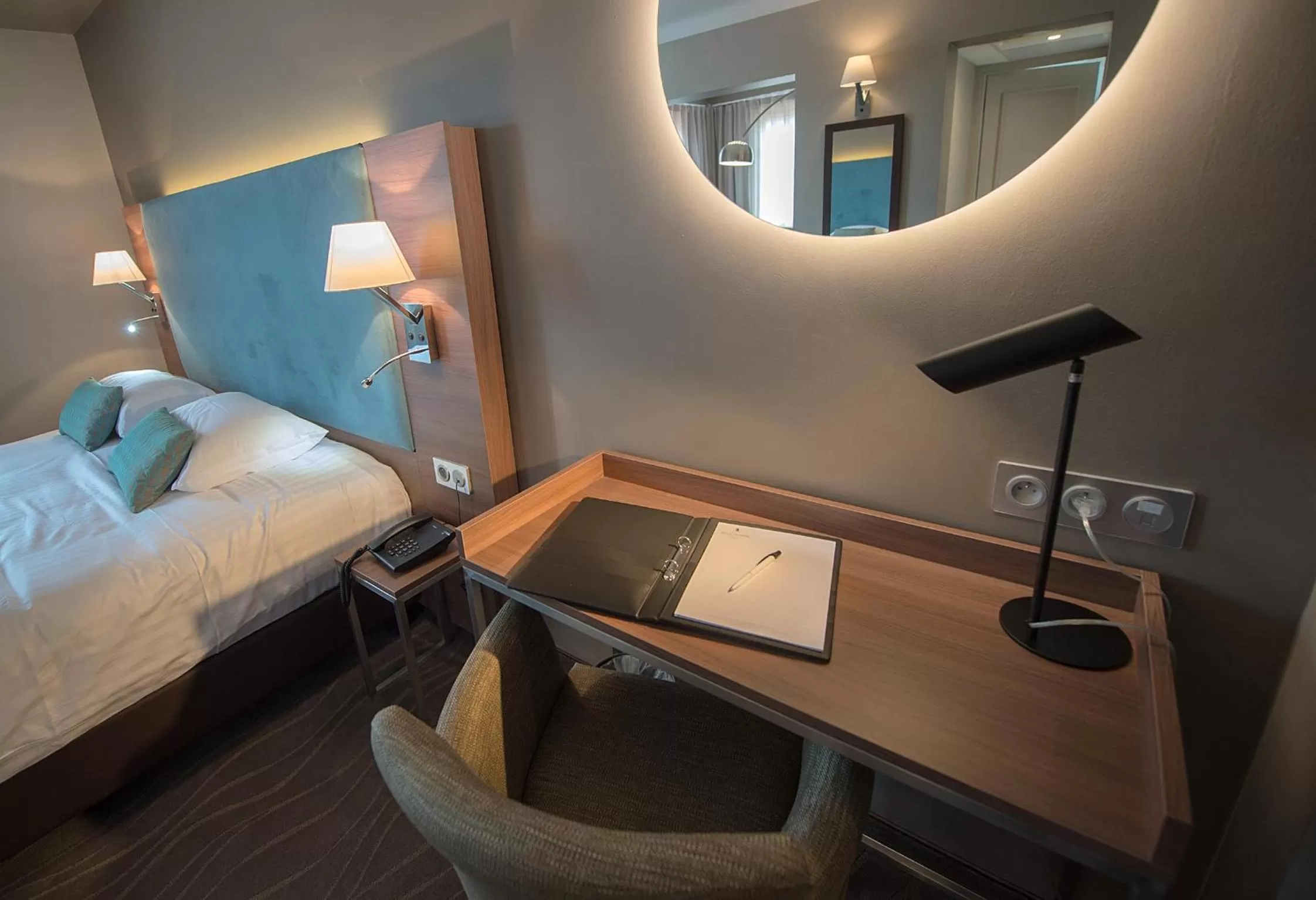 Bed in Hotel Lou Castelet