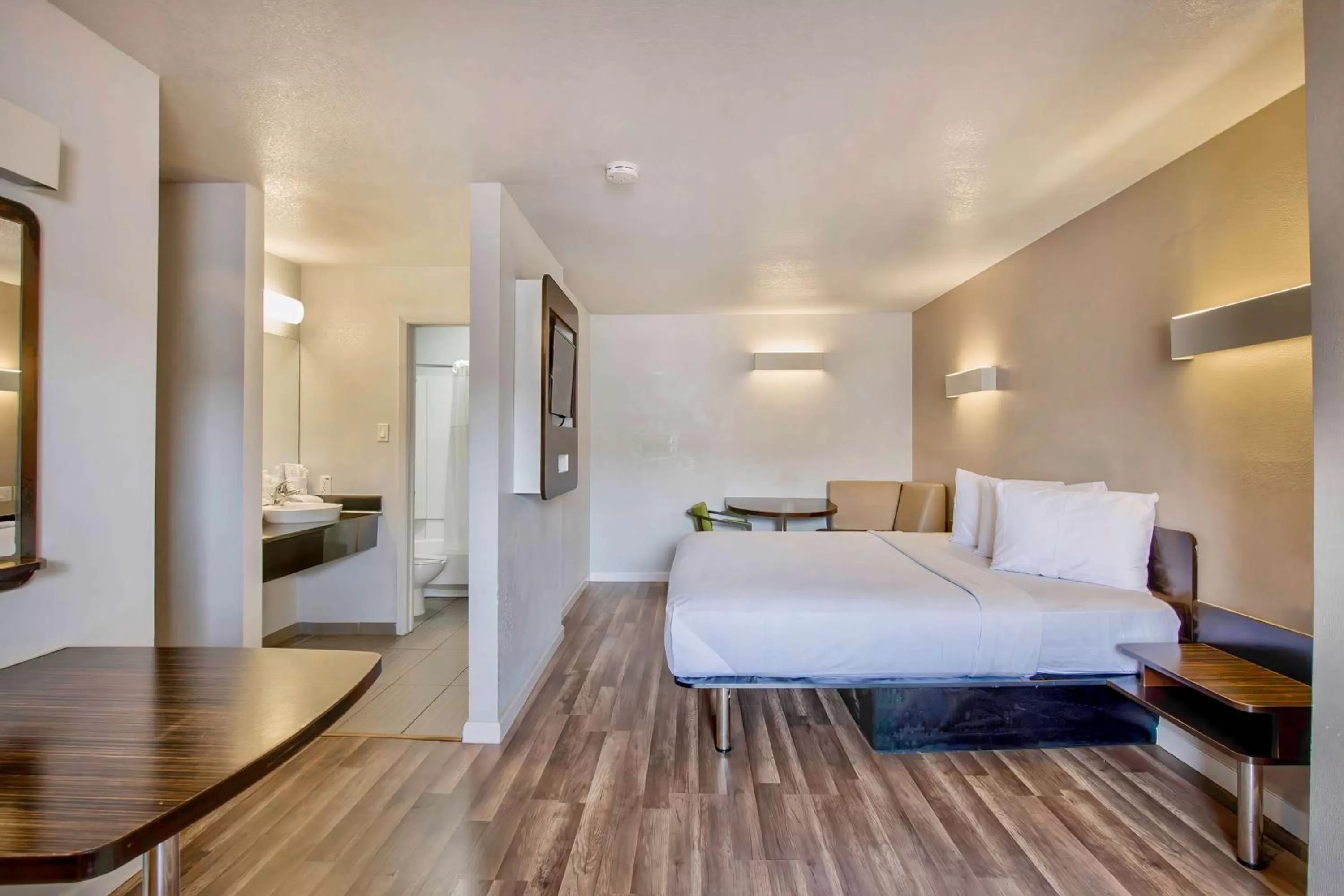 Bedroom, Bed in Studio 6-San Antonio, TX - Airport