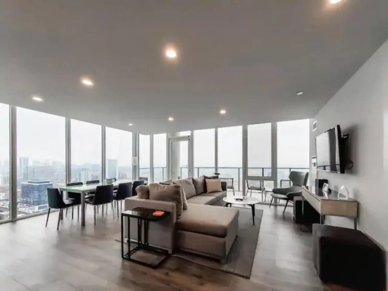 Living room in Level Chicago - Old Town