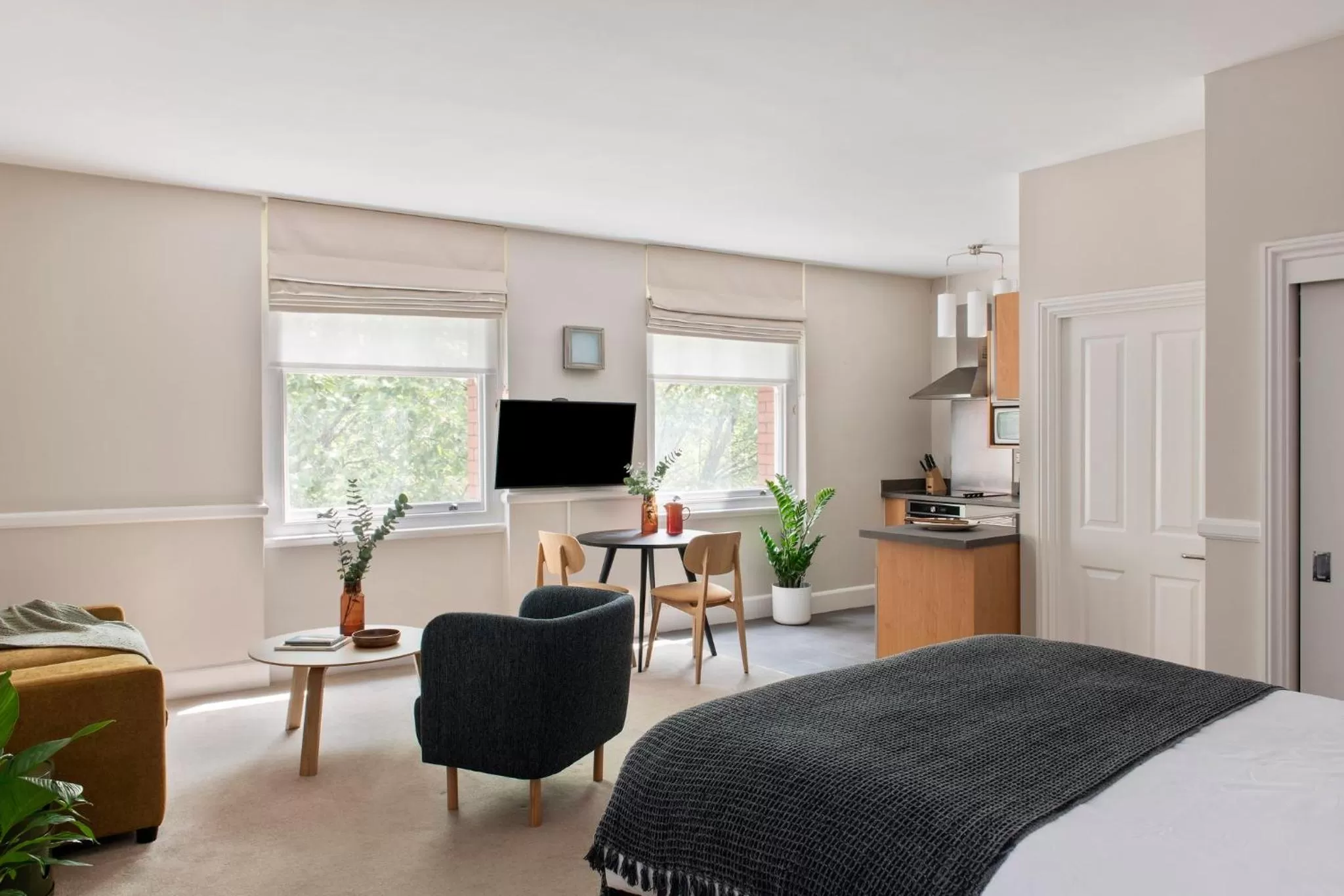 Photo of the whole room, Bed in SACO Bristol West India House