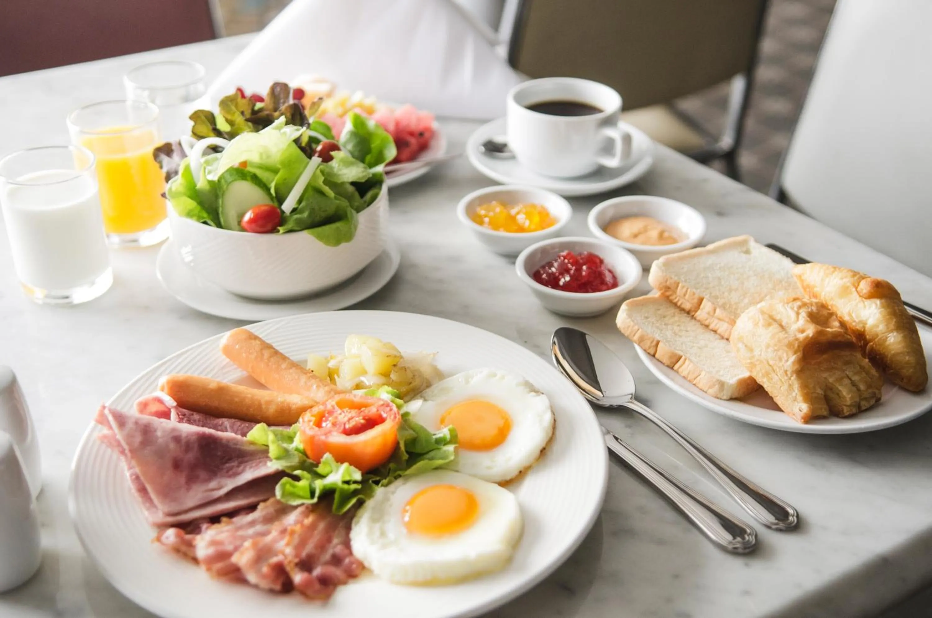 American breakfast in The Pantip Hotel Ladprao Bangkok