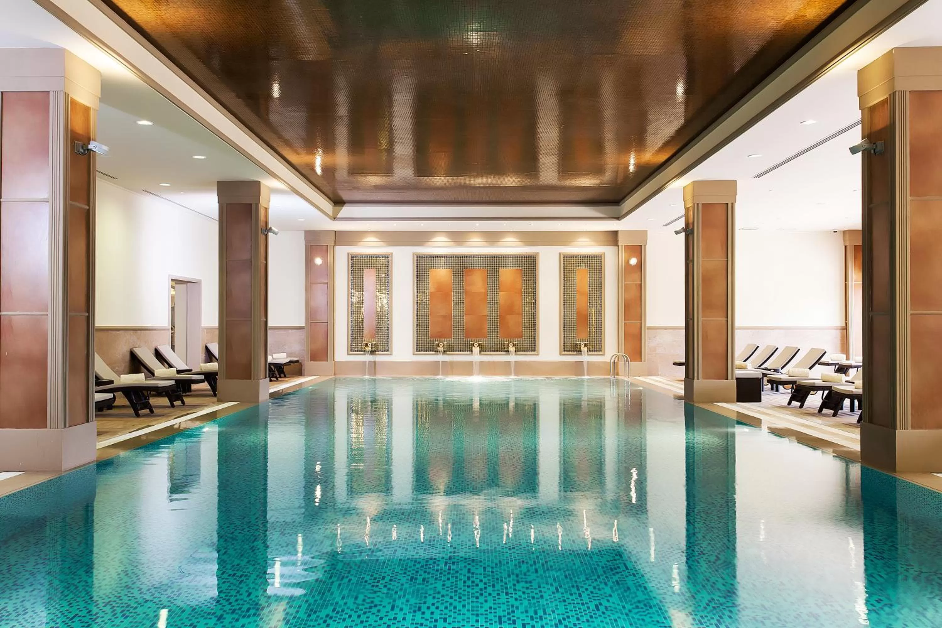 Swimming pool in Divan Erbil Hotel