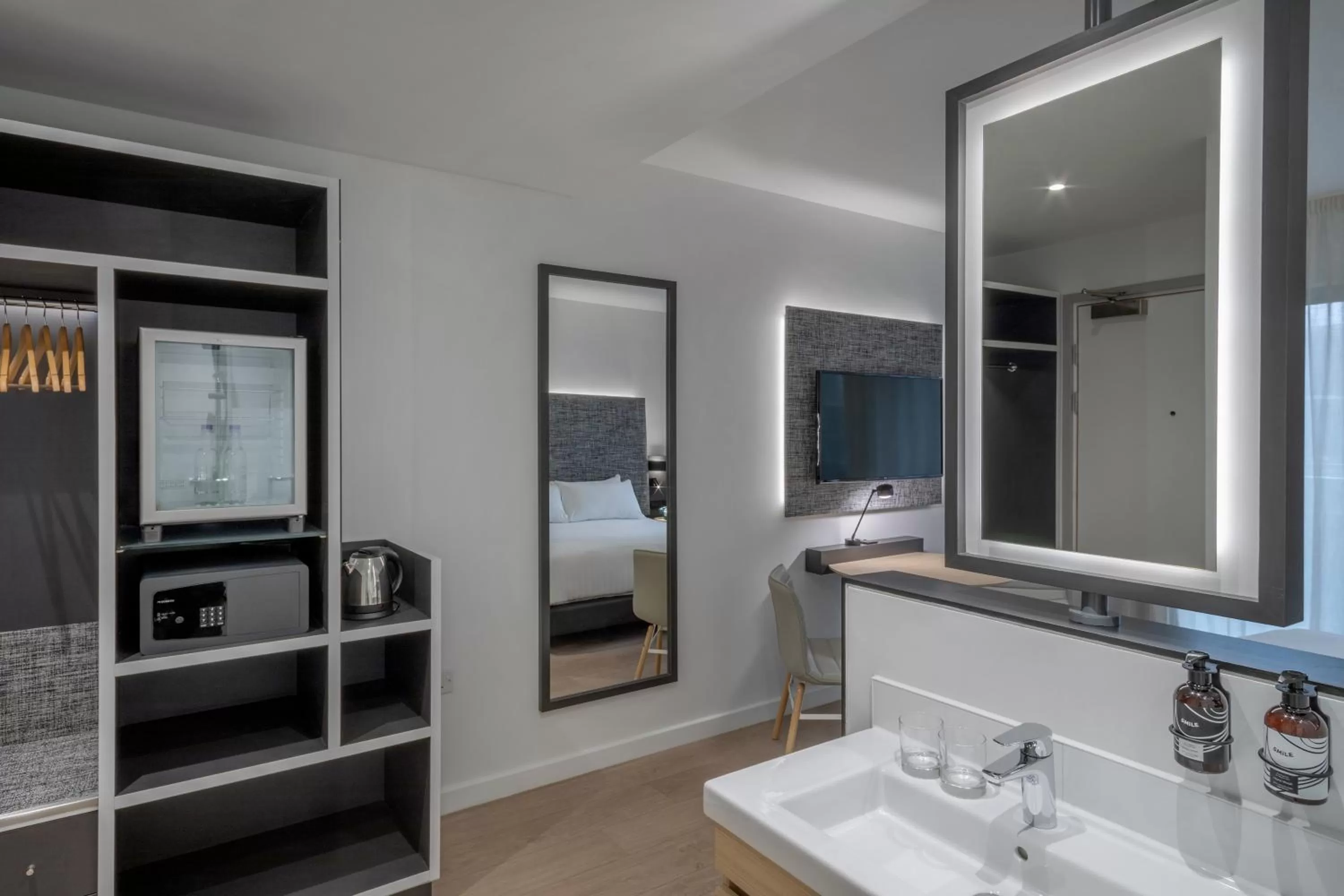 Bathroom, Bed in INNSiDE by Meliá Liverpool
