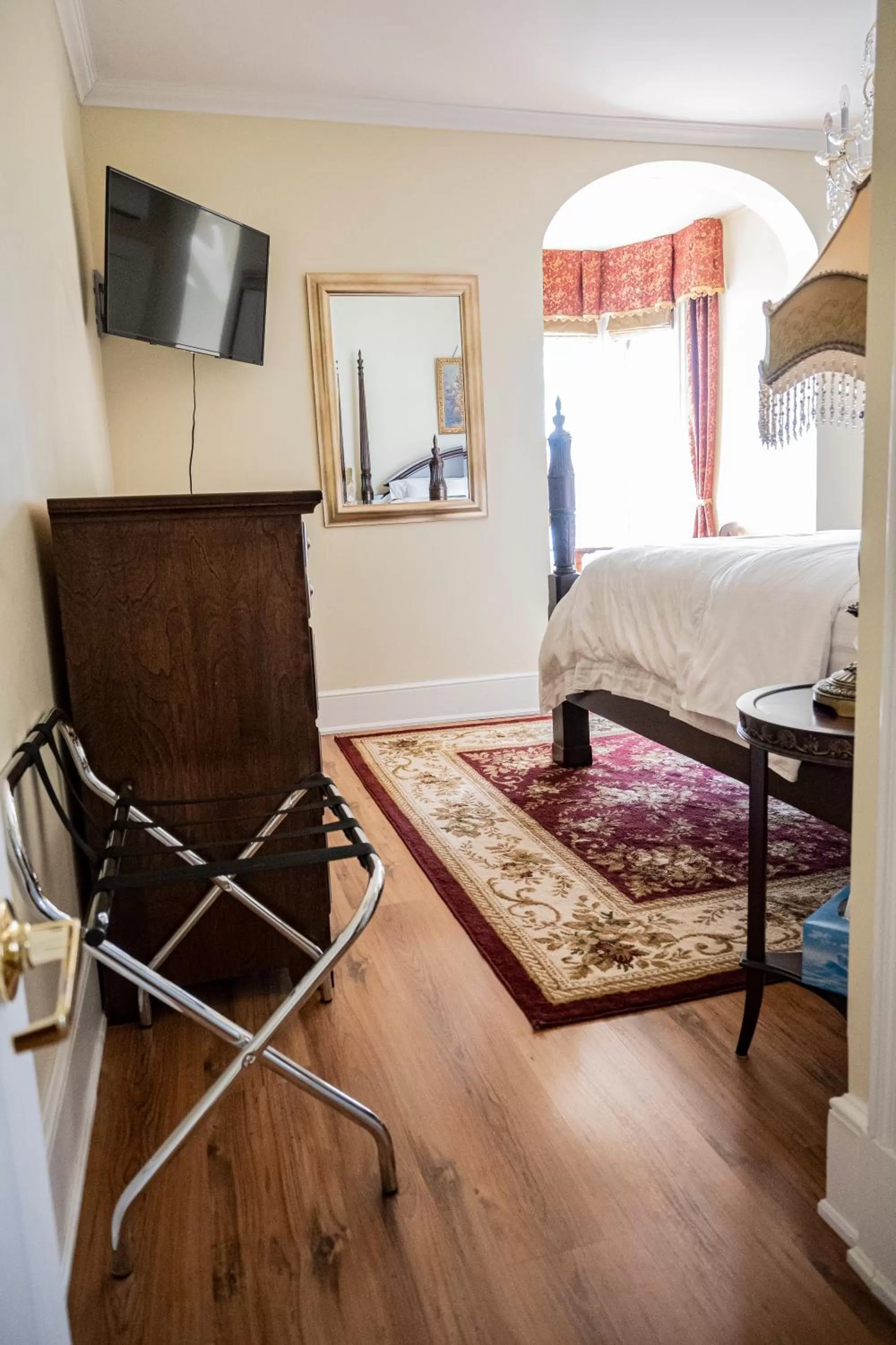 TV and multimedia, Seating Area in Belle View Manor Inn