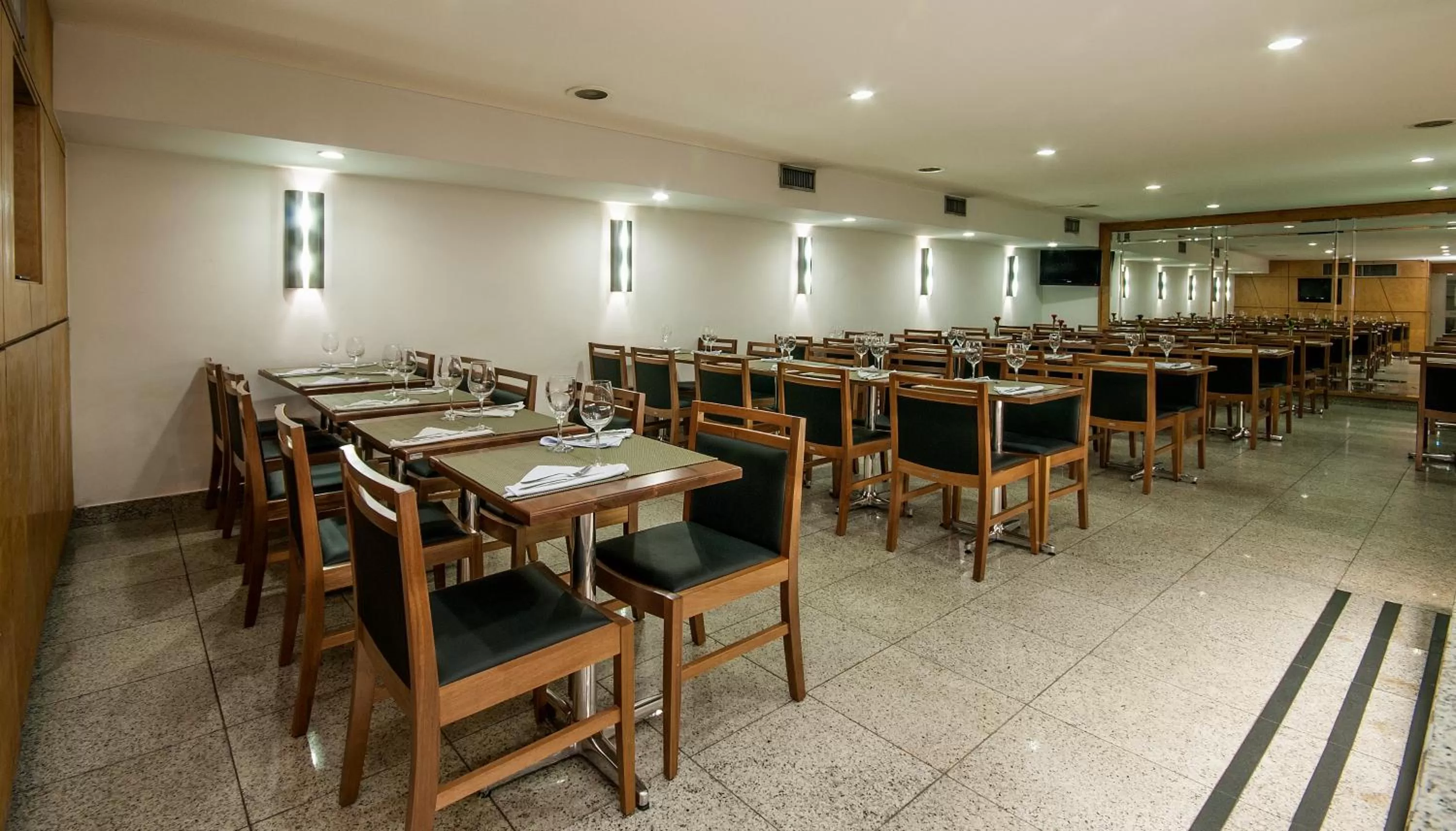 Restaurant/places to eat in Hotel Bandeirantes