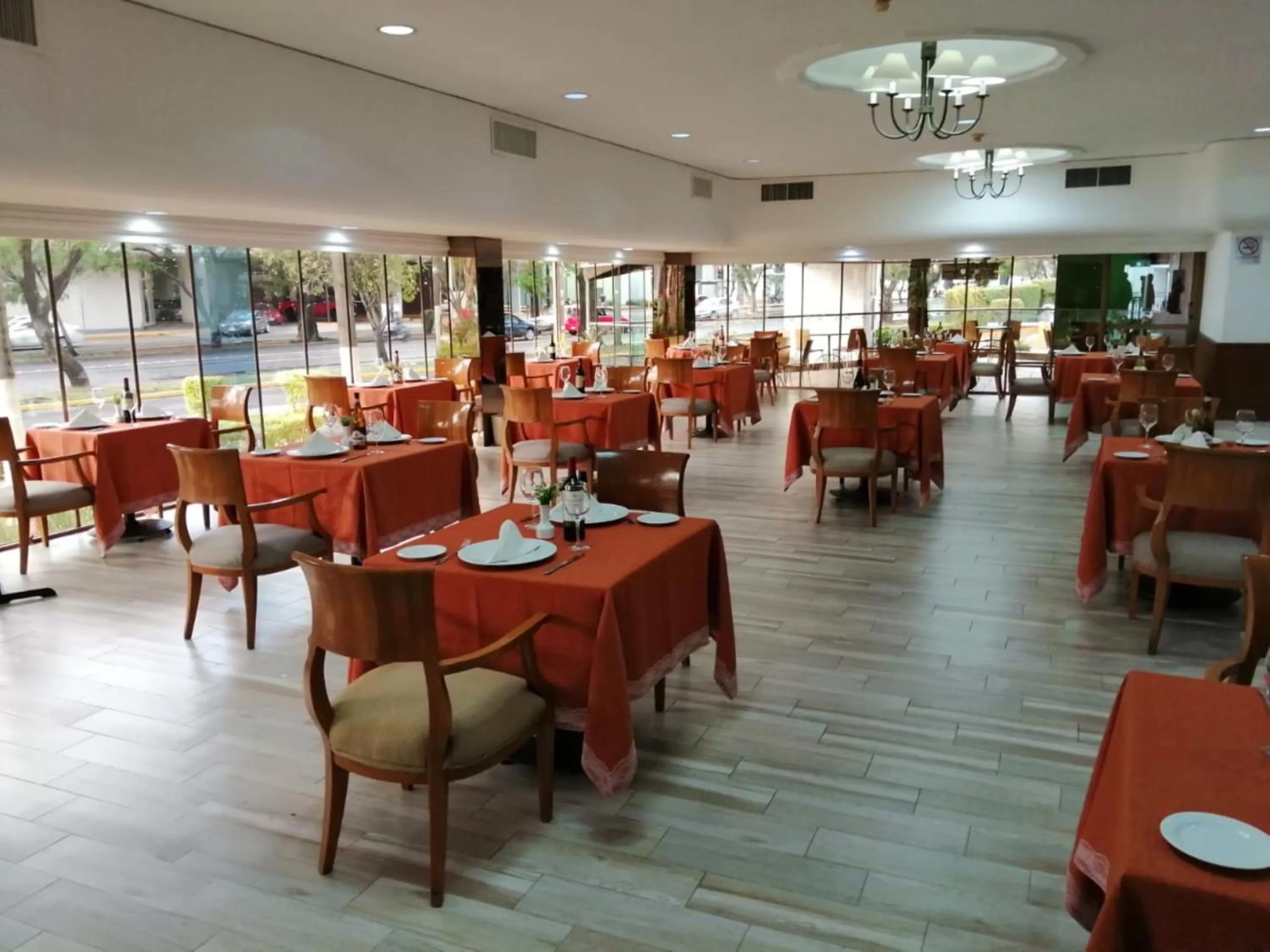 Restaurant/places to eat in Holiday Inn Morelia by IHG