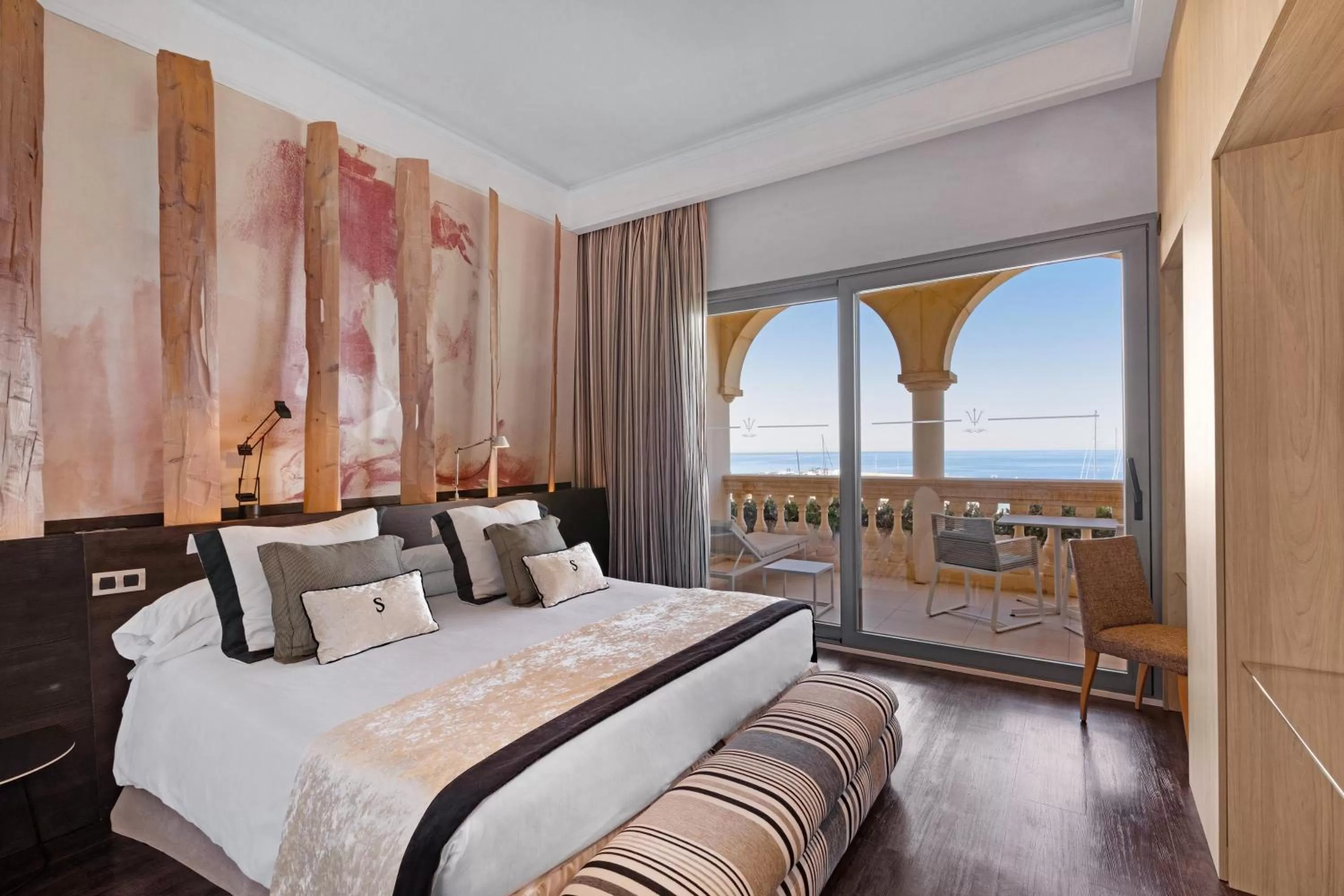 Photo of the whole room, Bed in Pure Salt Port Adriano - Adults Only