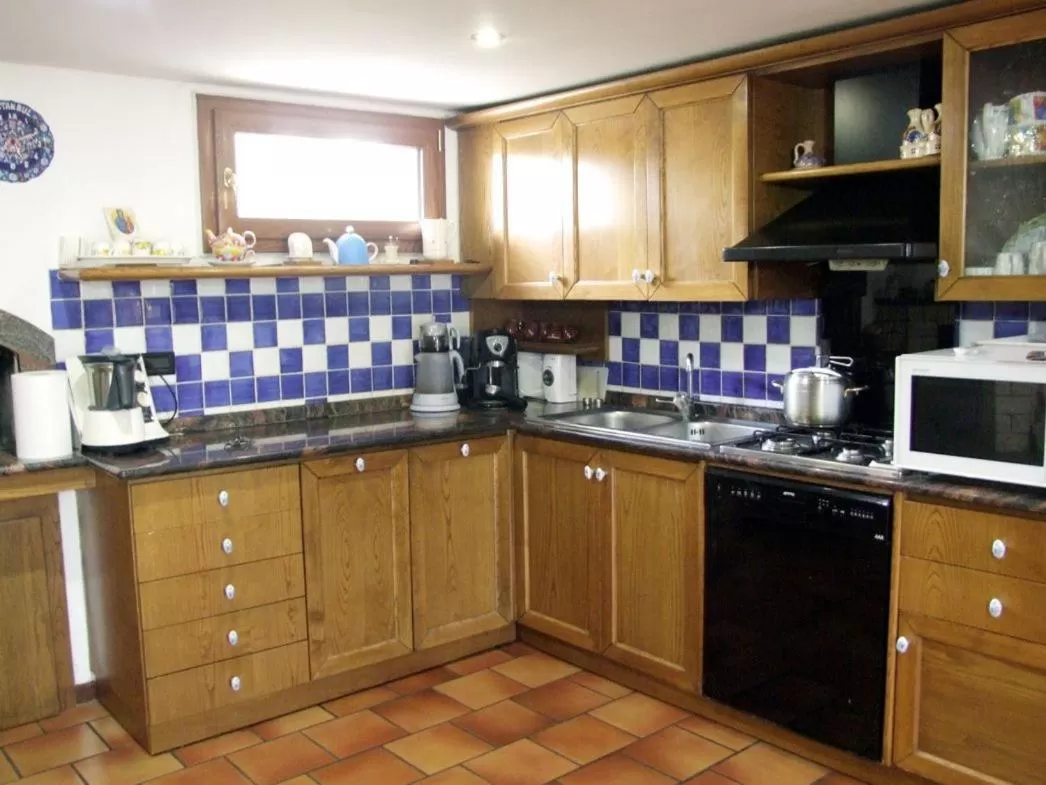 Kitchen or kitchenette, Kitchen/Kitchenette in Villa Franca B&B