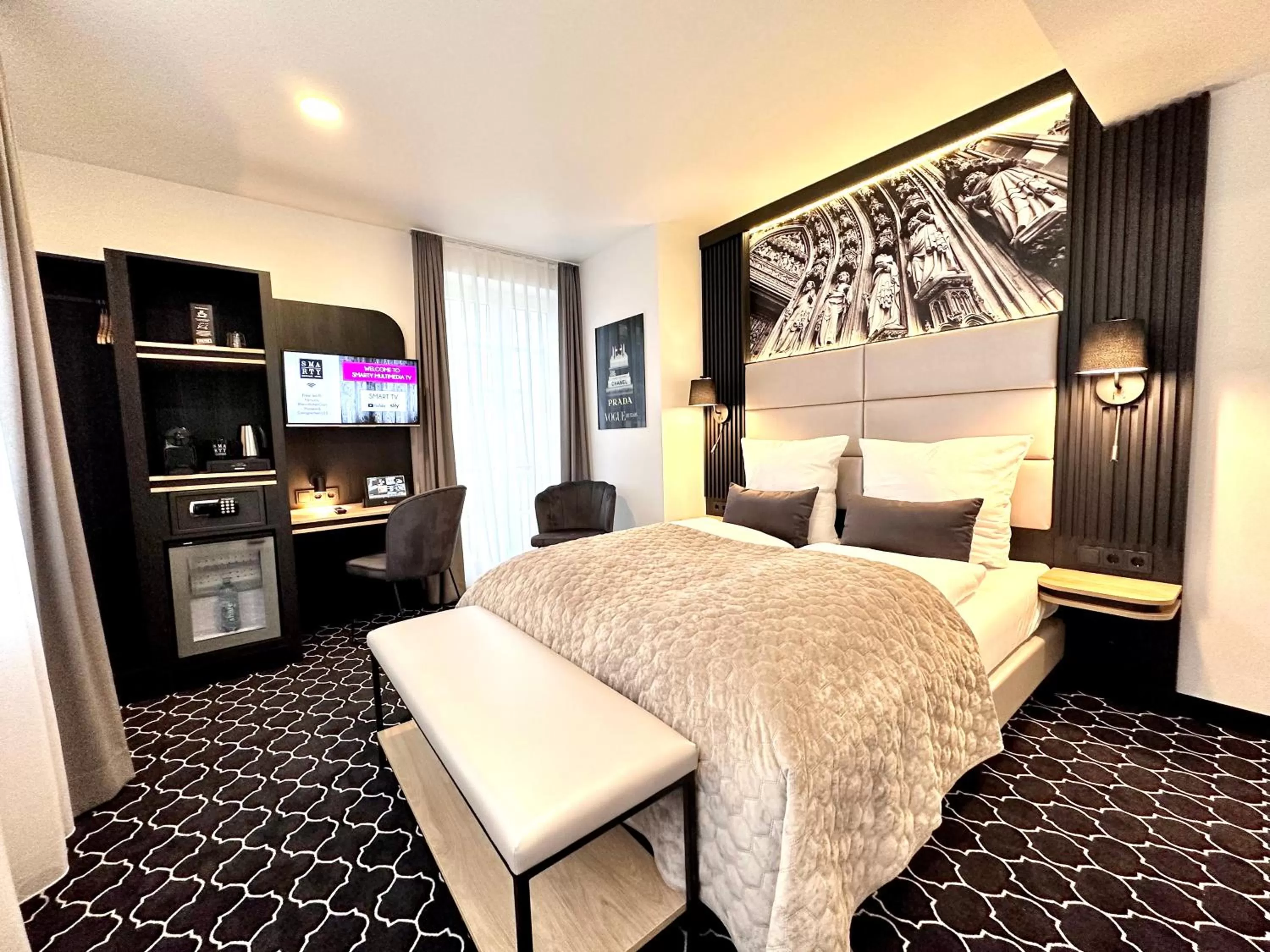 Photo of the whole room, Bed in Rhein Hotel St. Martin