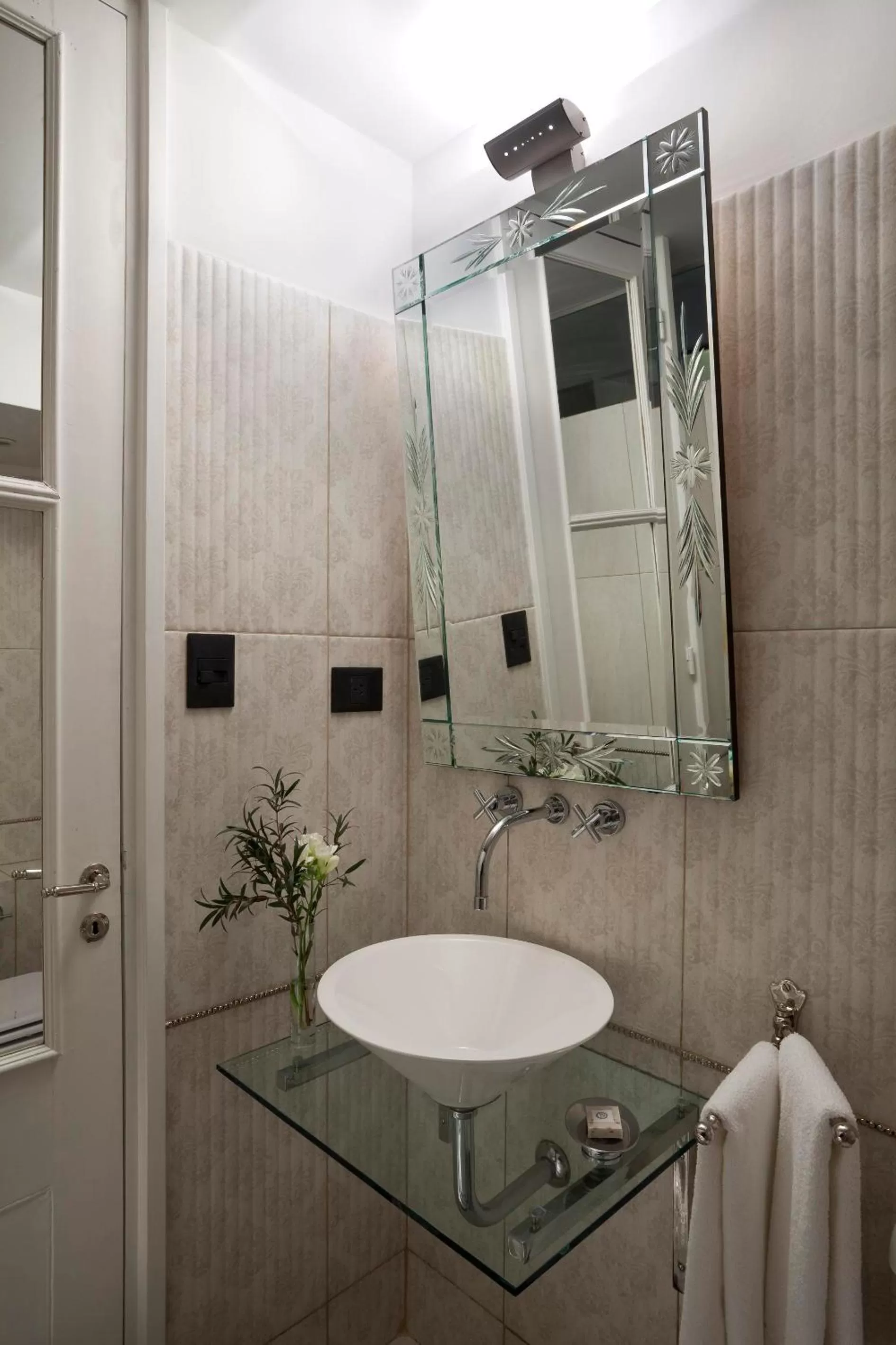 Bathroom in San Telmo Suites