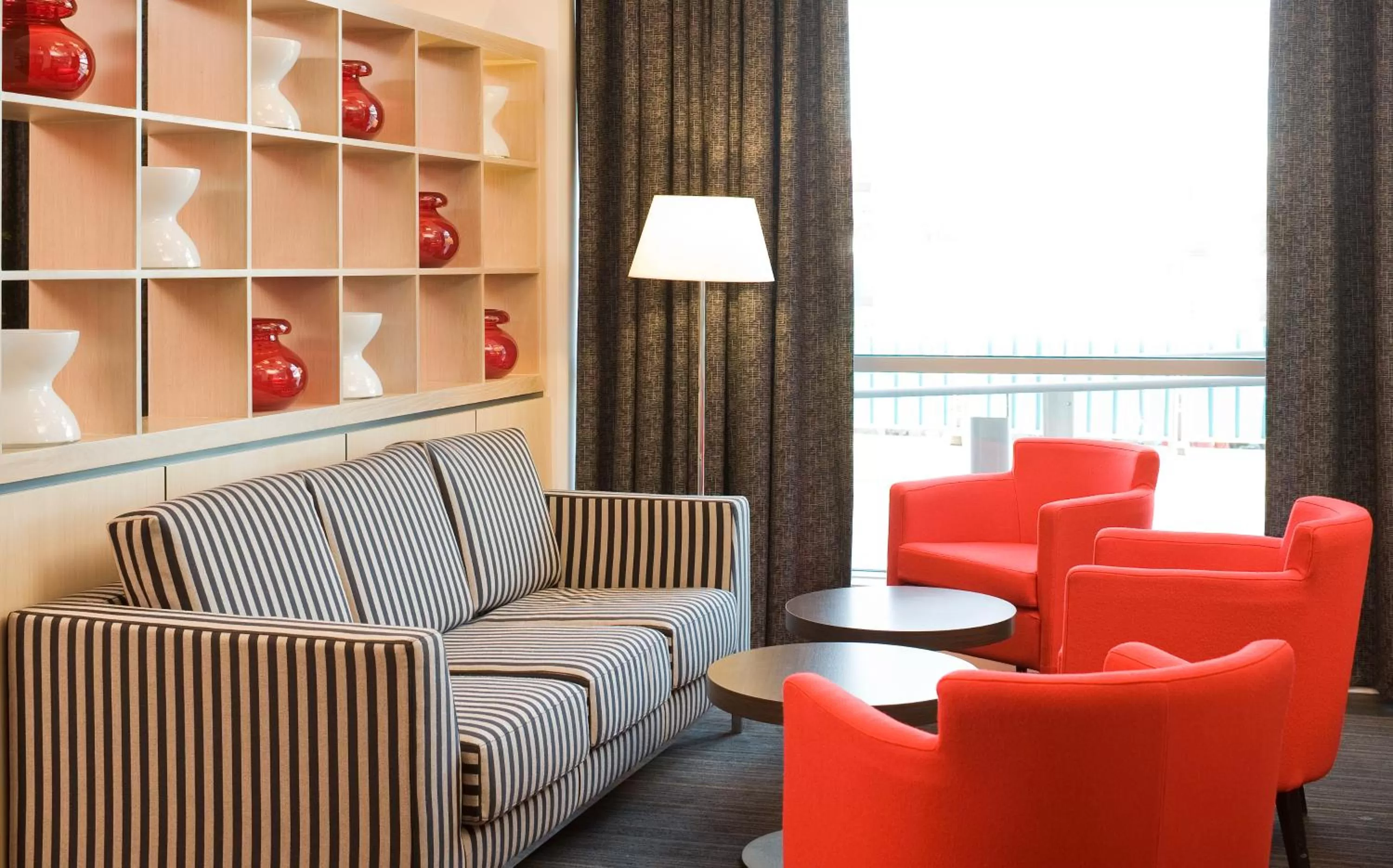 Lounge or bar in ibis Bristol Temple Meads