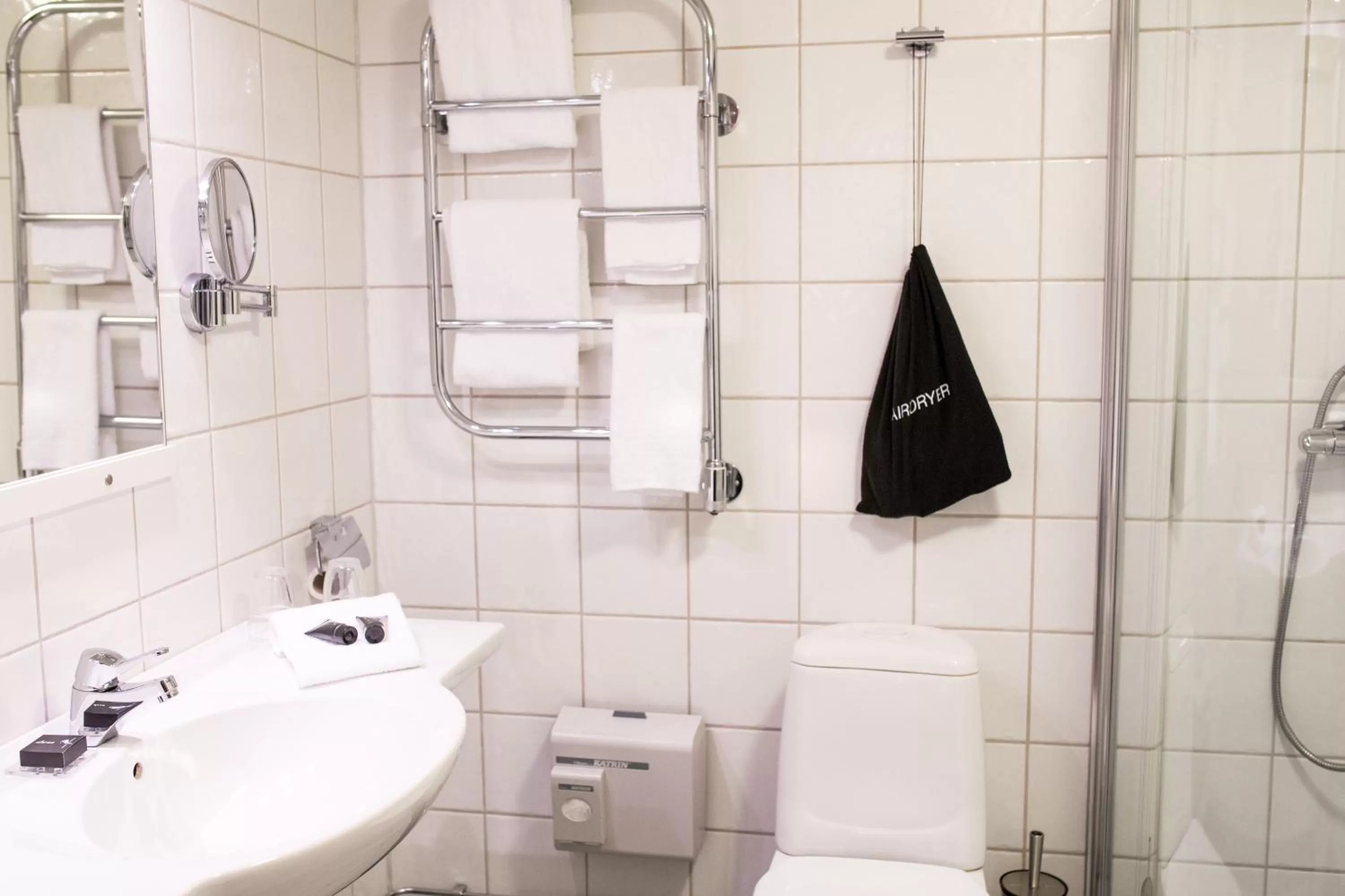 Shower in ProfilHotels Savoy