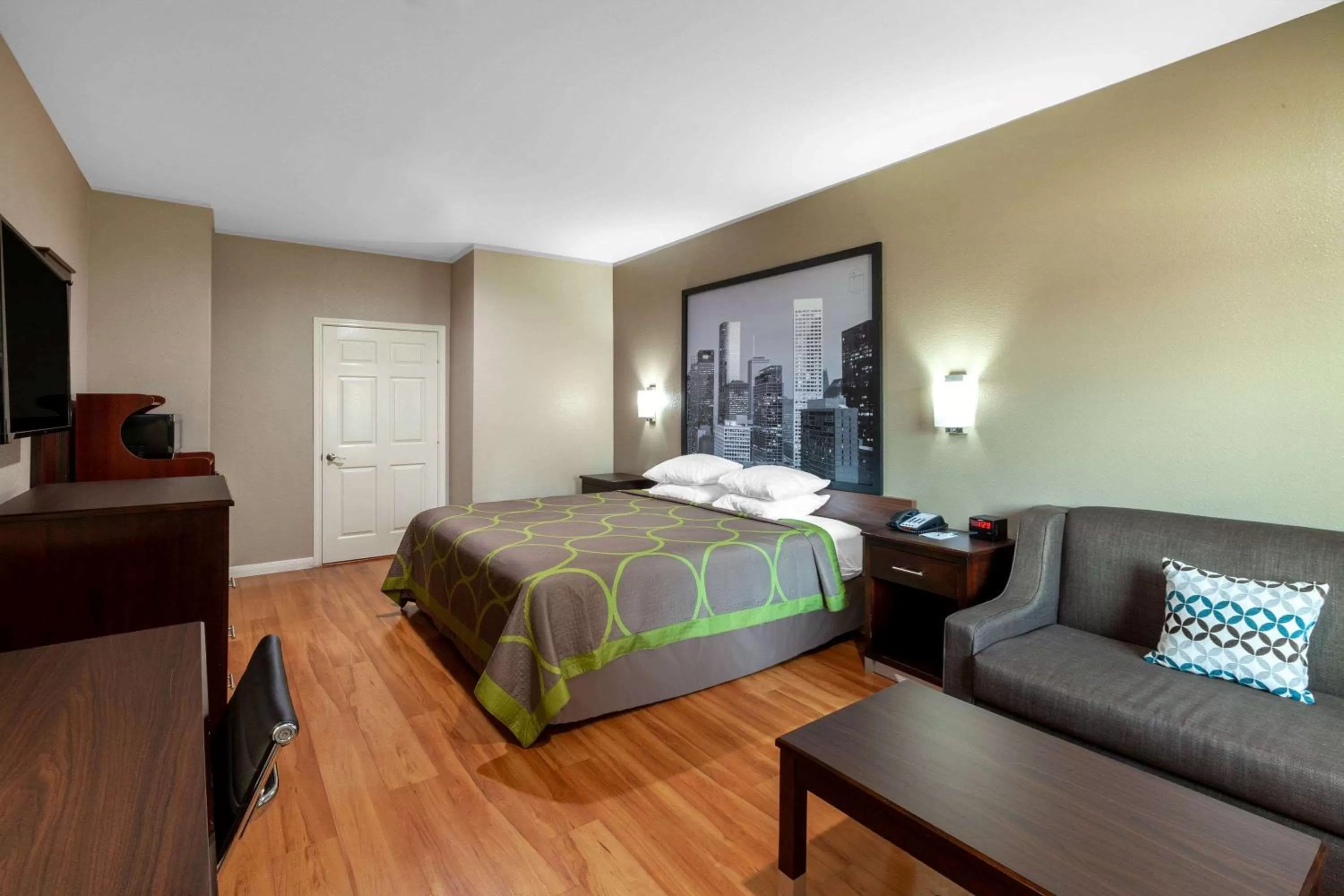 Photo of the whole room, Bed in Super 8 by Wyndham Houston Northwest Cypress