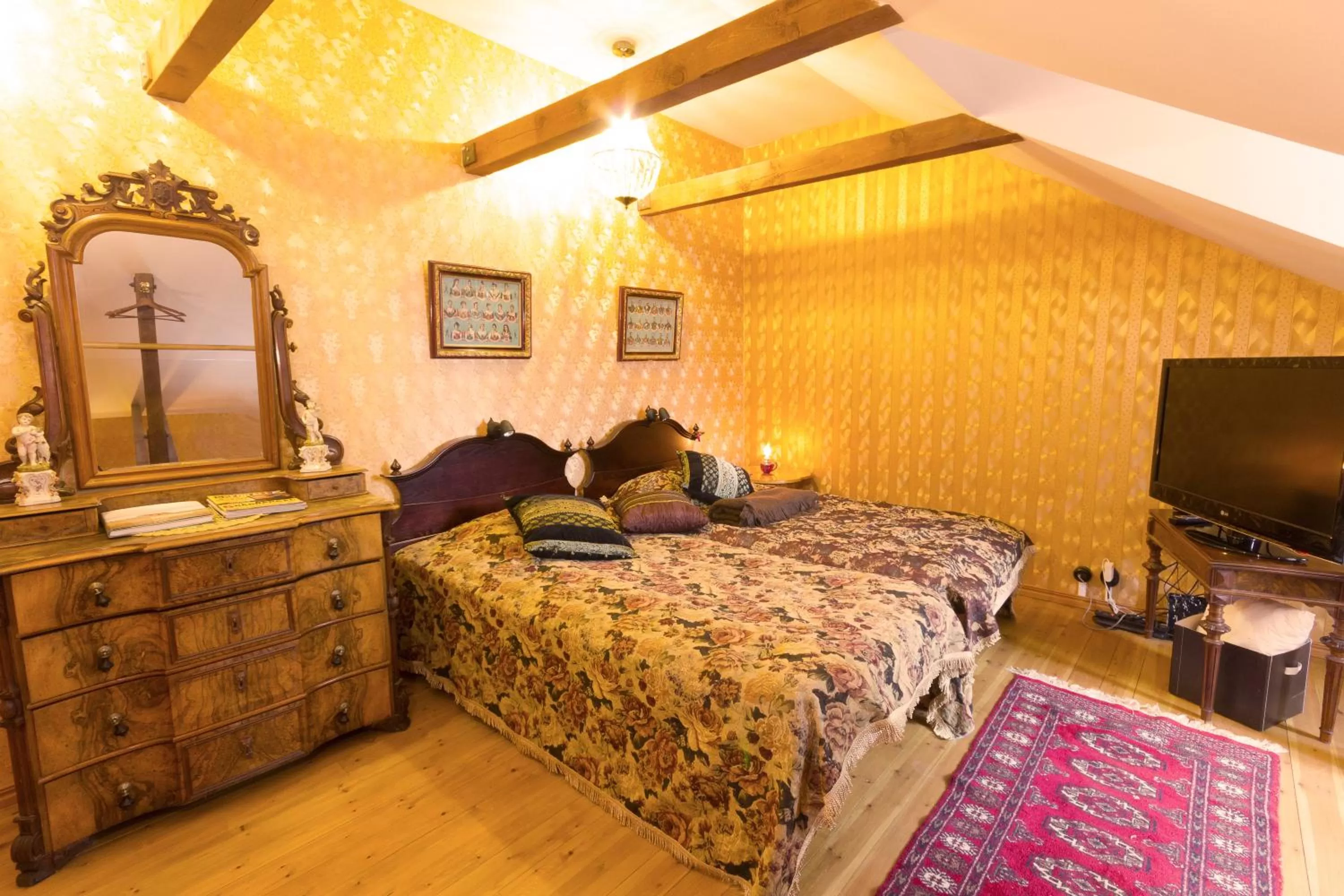 Photo of the whole room, Bed in Börsen Apartment Suites