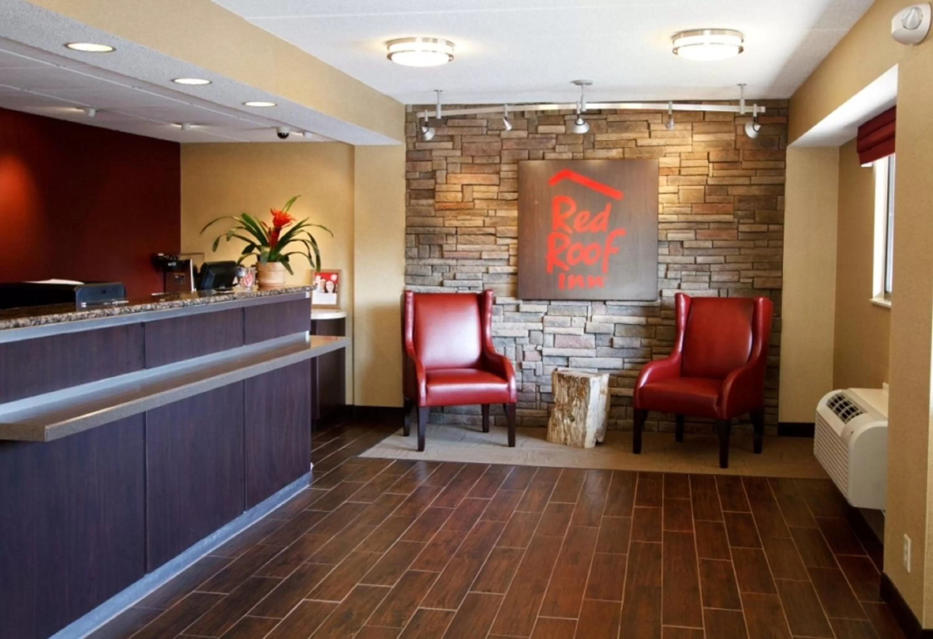 Lobby or reception in Red Roof Inn Asheville - Biltmore West