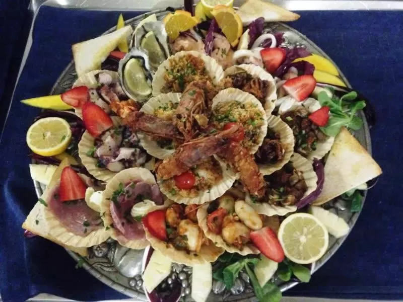 Food in Hotel Carillon