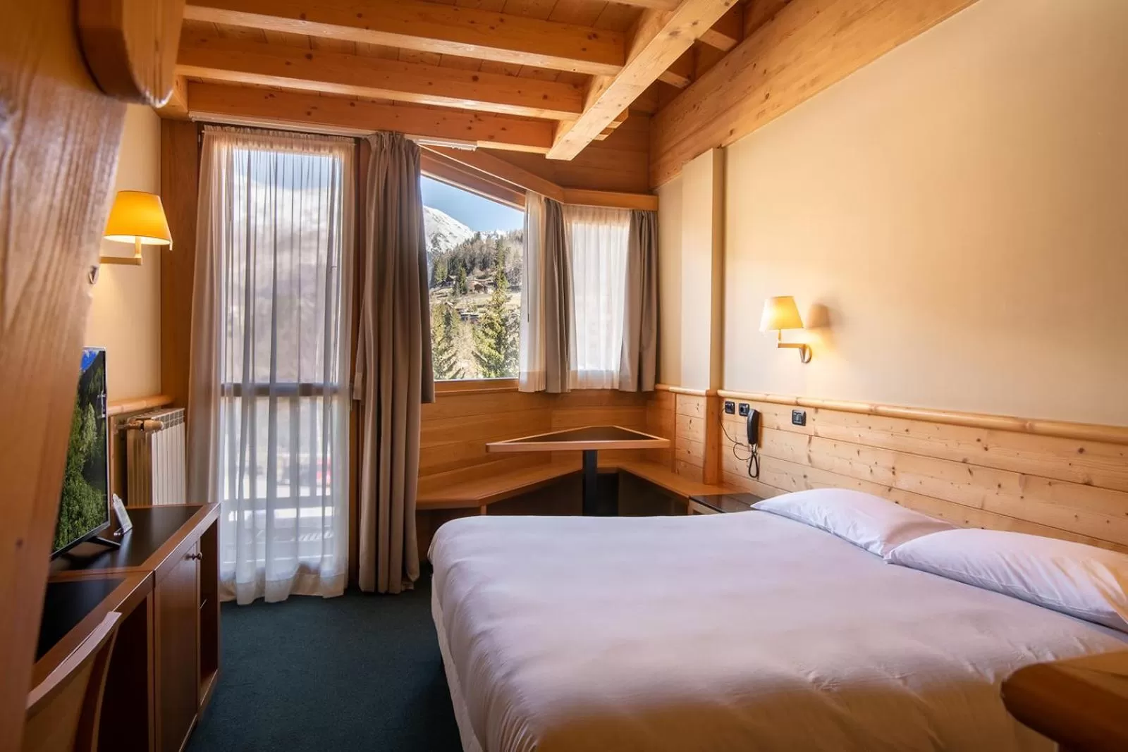 Bedroom, Bed in Hotel Garni Pegrà