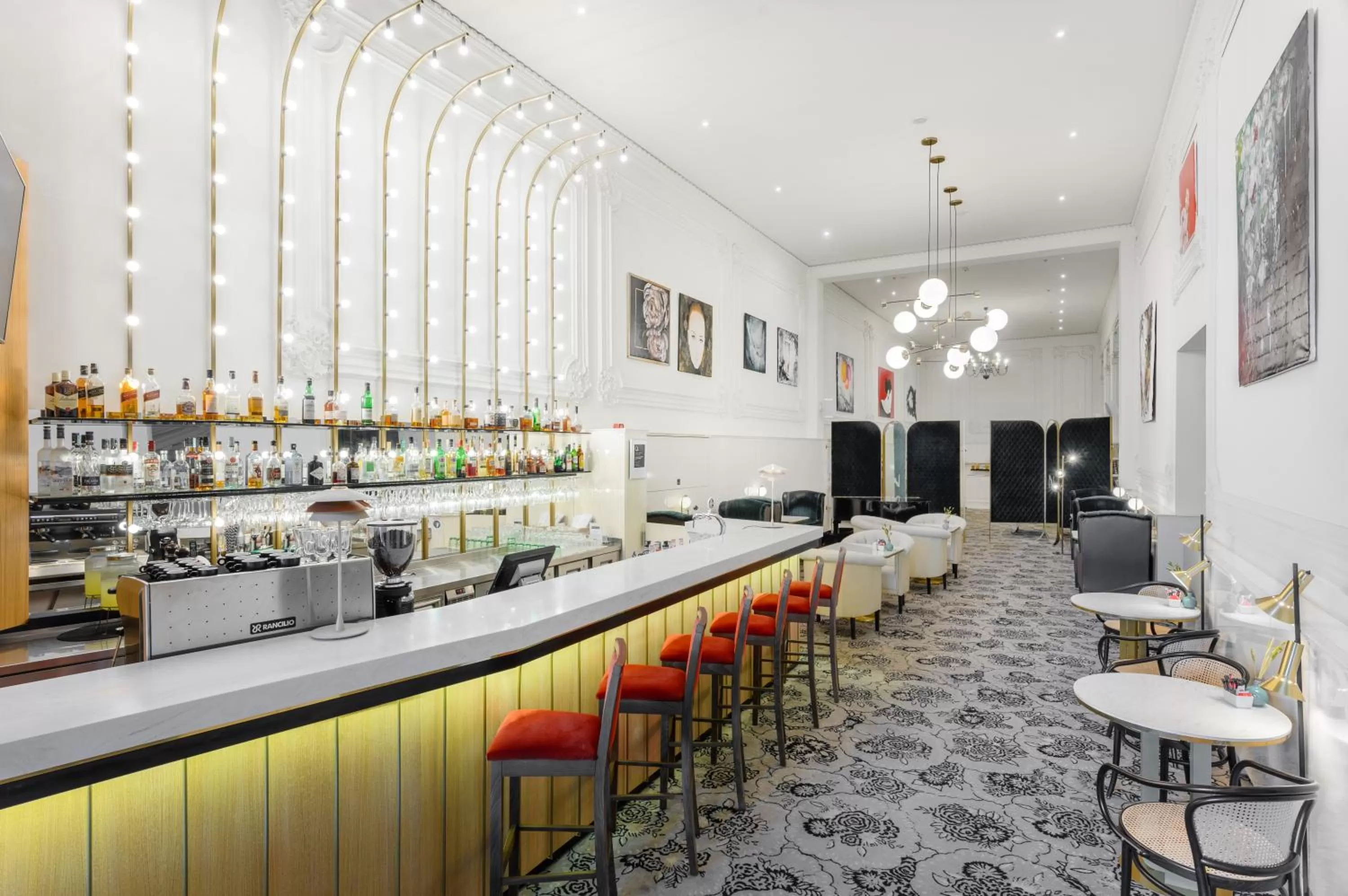 Lounge or bar in Nemzeti Hotel Budapest - MGallery Collection
