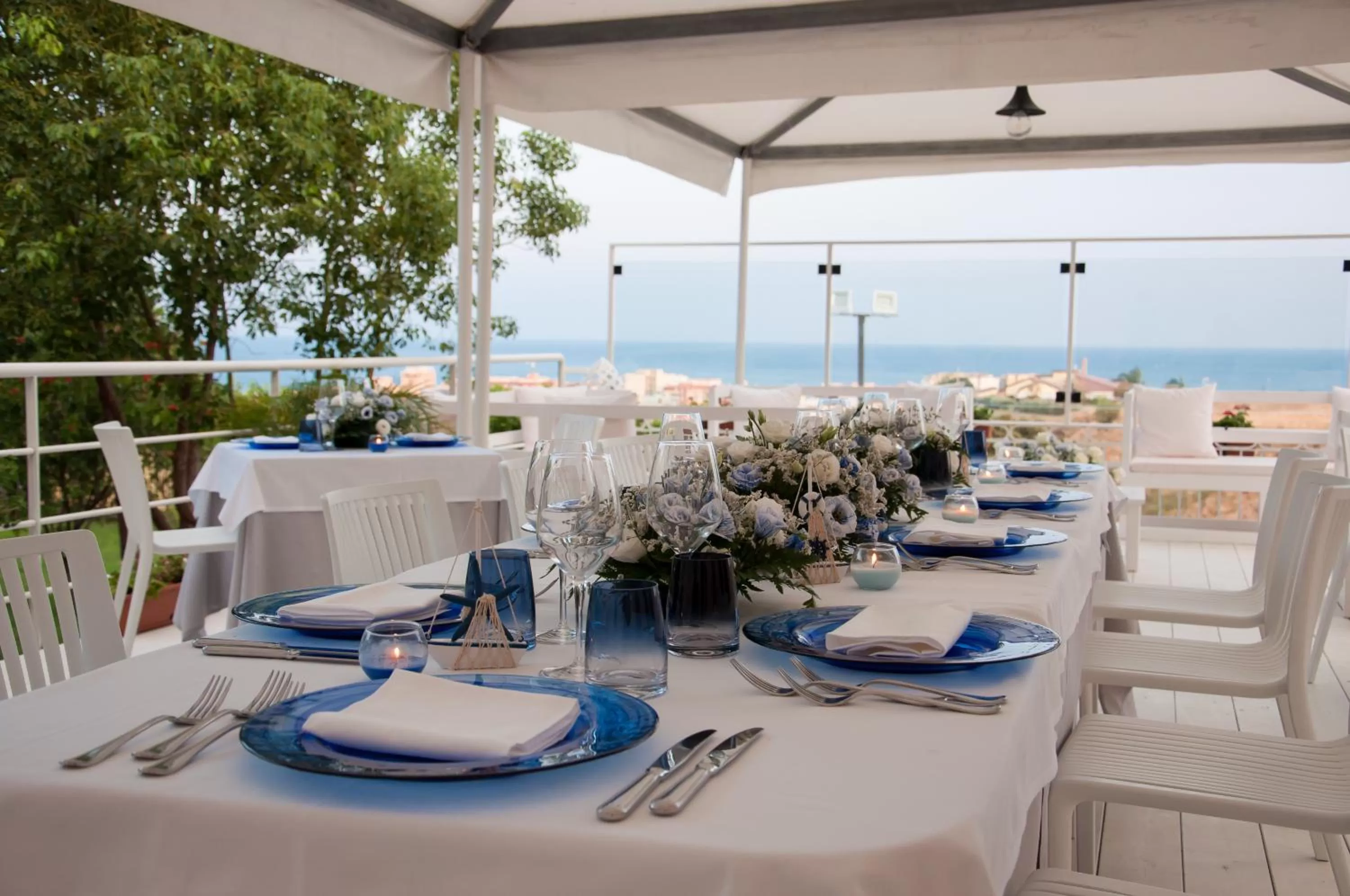 Restaurant/places to eat in Grand Hotel Paradiso