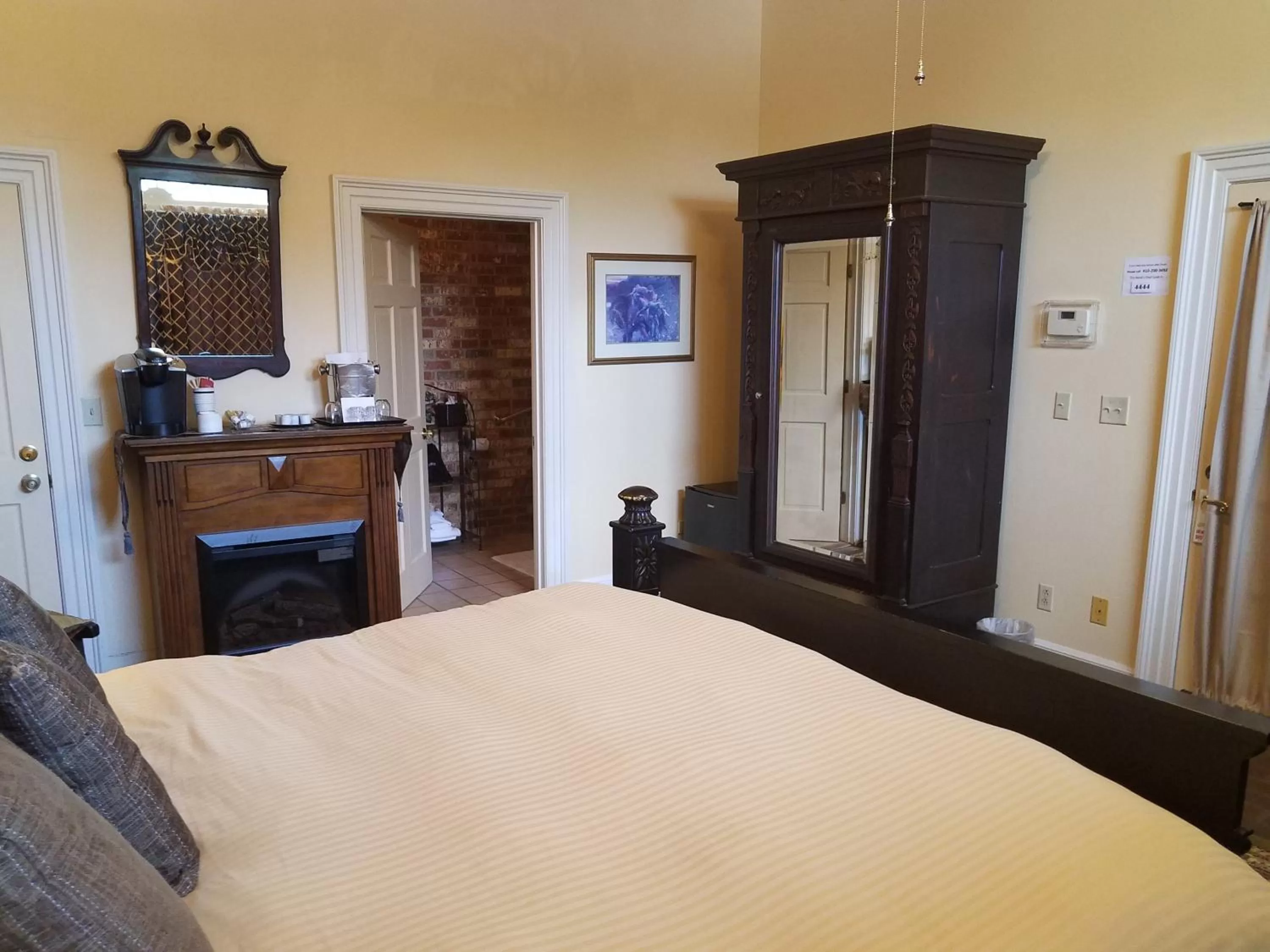 Decorative detail, Bed in Old Brick Inn