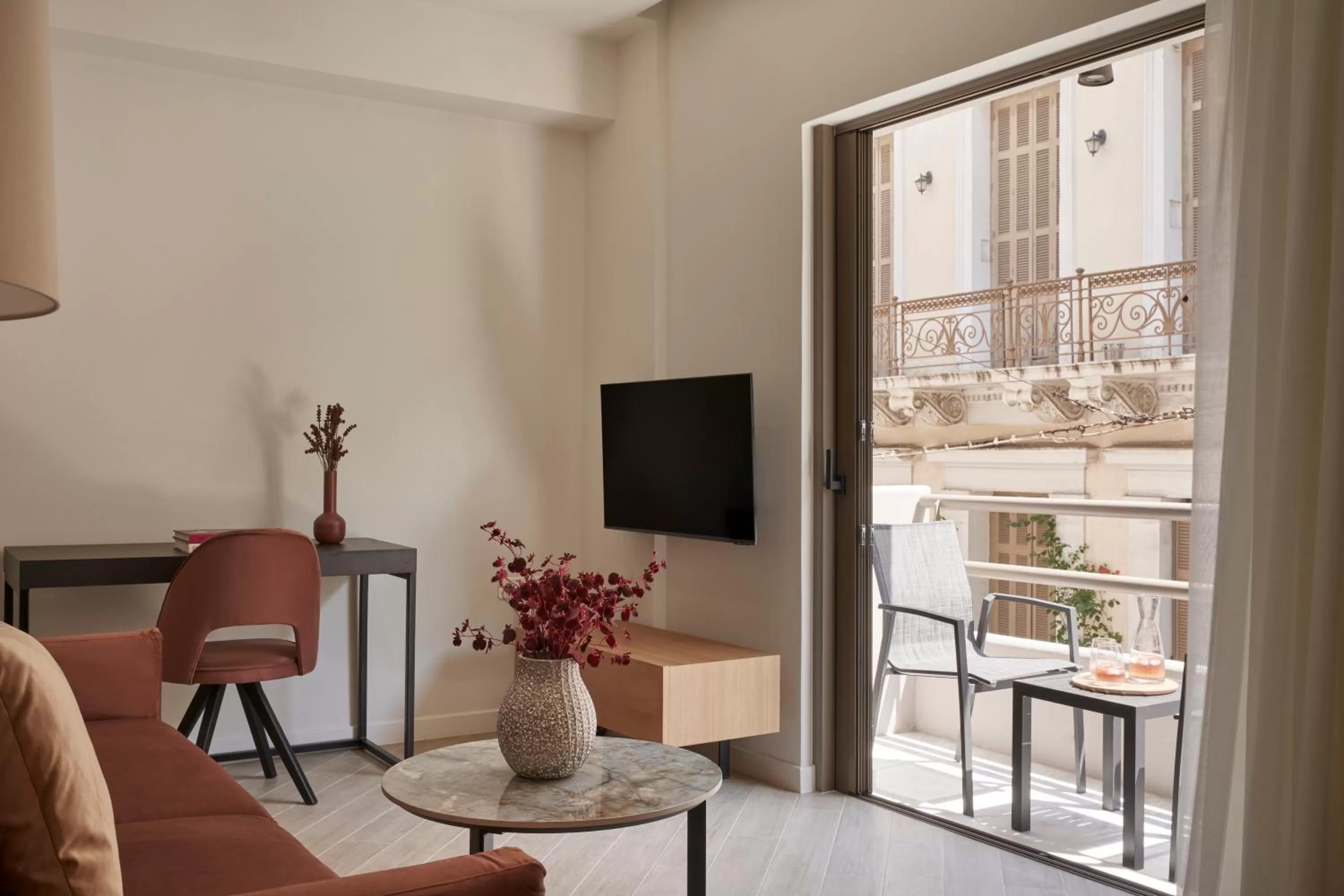 TV and multimedia in Hestia - Asklipiou 61