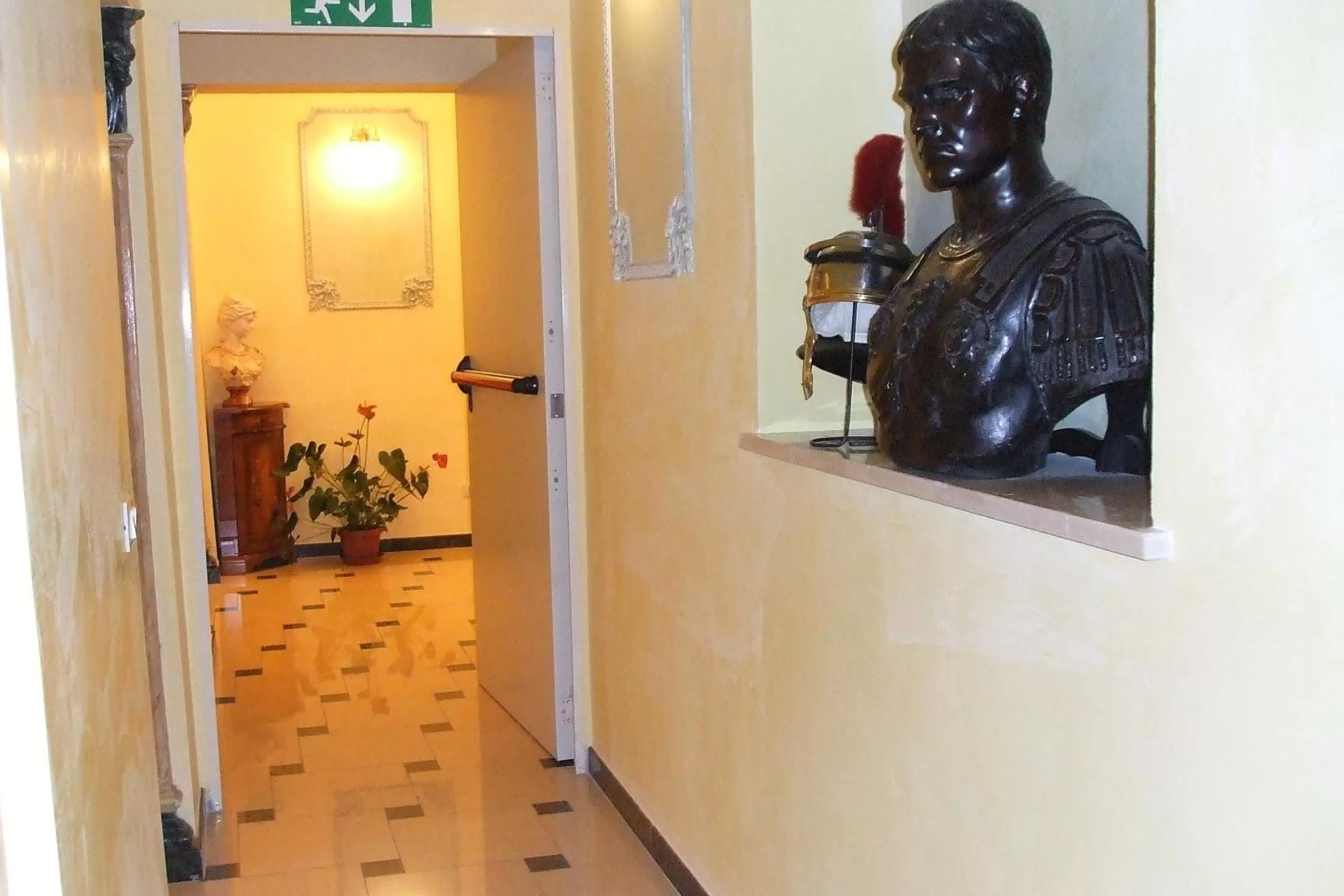 Decorative detail in Cambridge Hotel