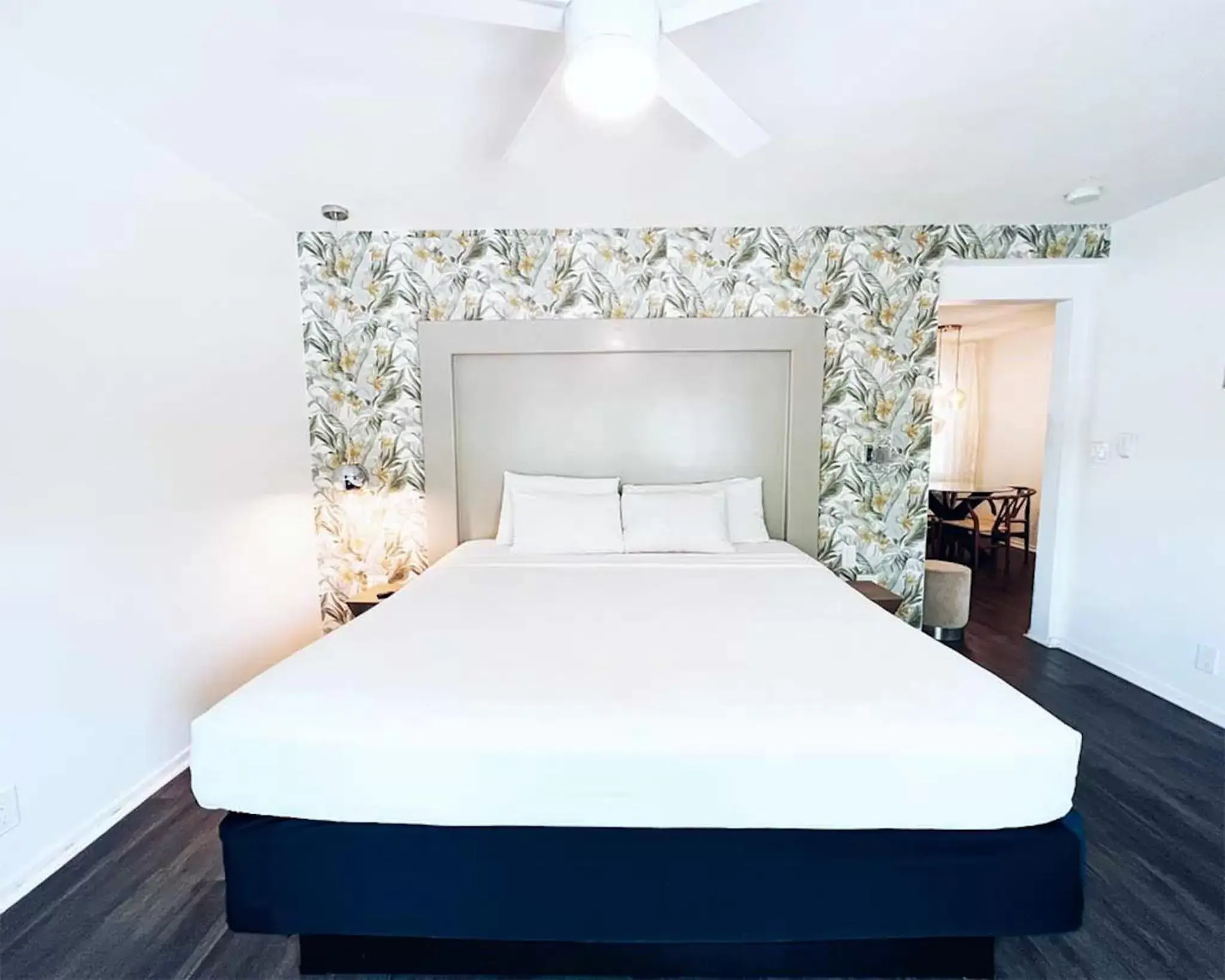 One-Bedroom Suite in North Beach Hotel One-Bedroom Suite in North Beach Hotel