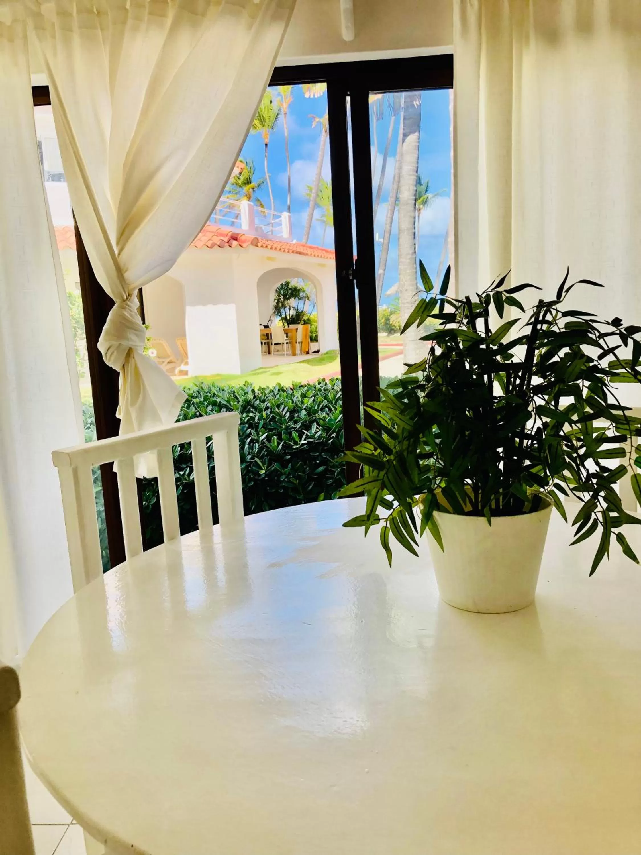 Los Corales Luxury Villas Beach Club and Spa