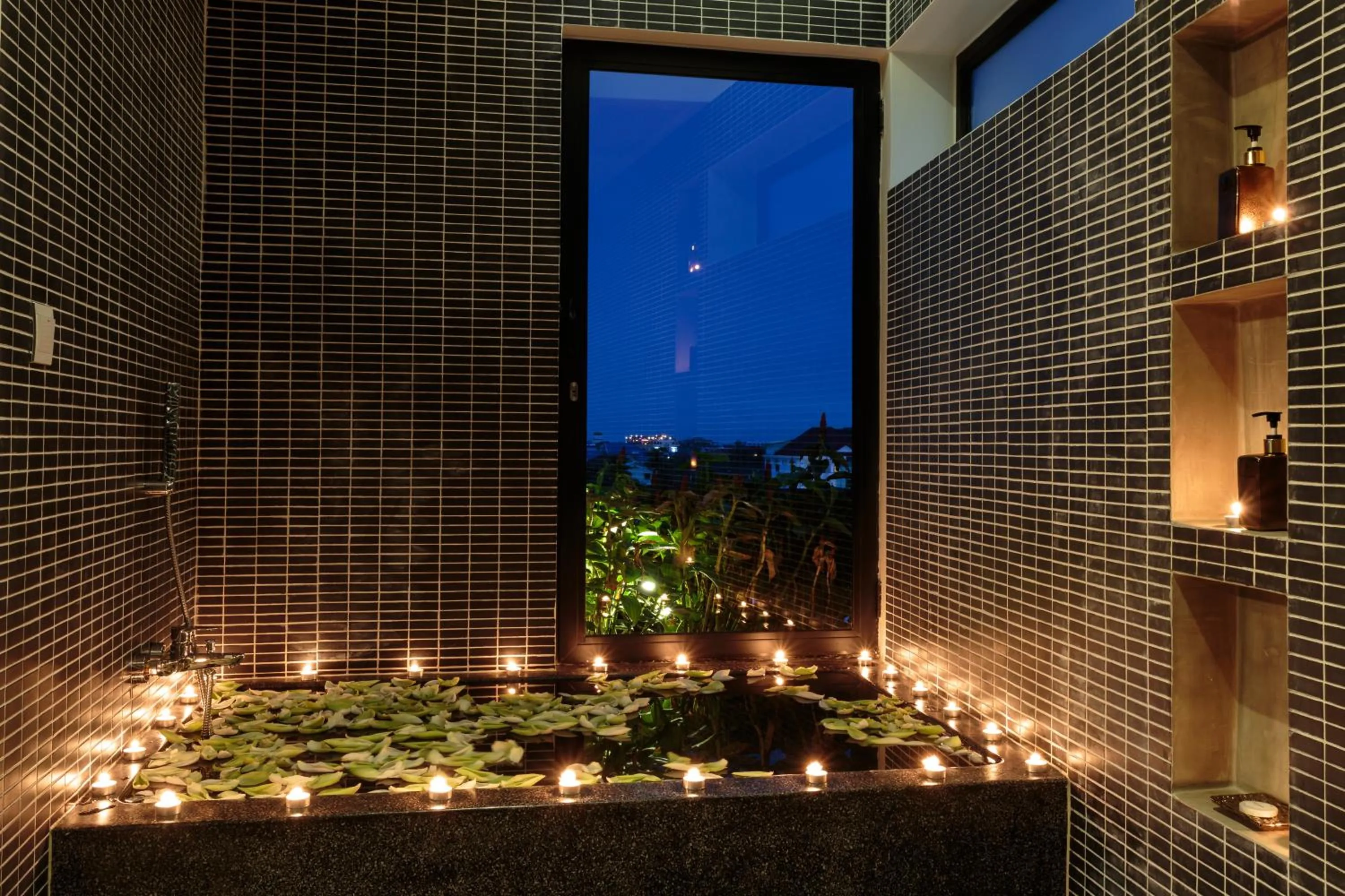 Shower in Monthara Angkor Residence