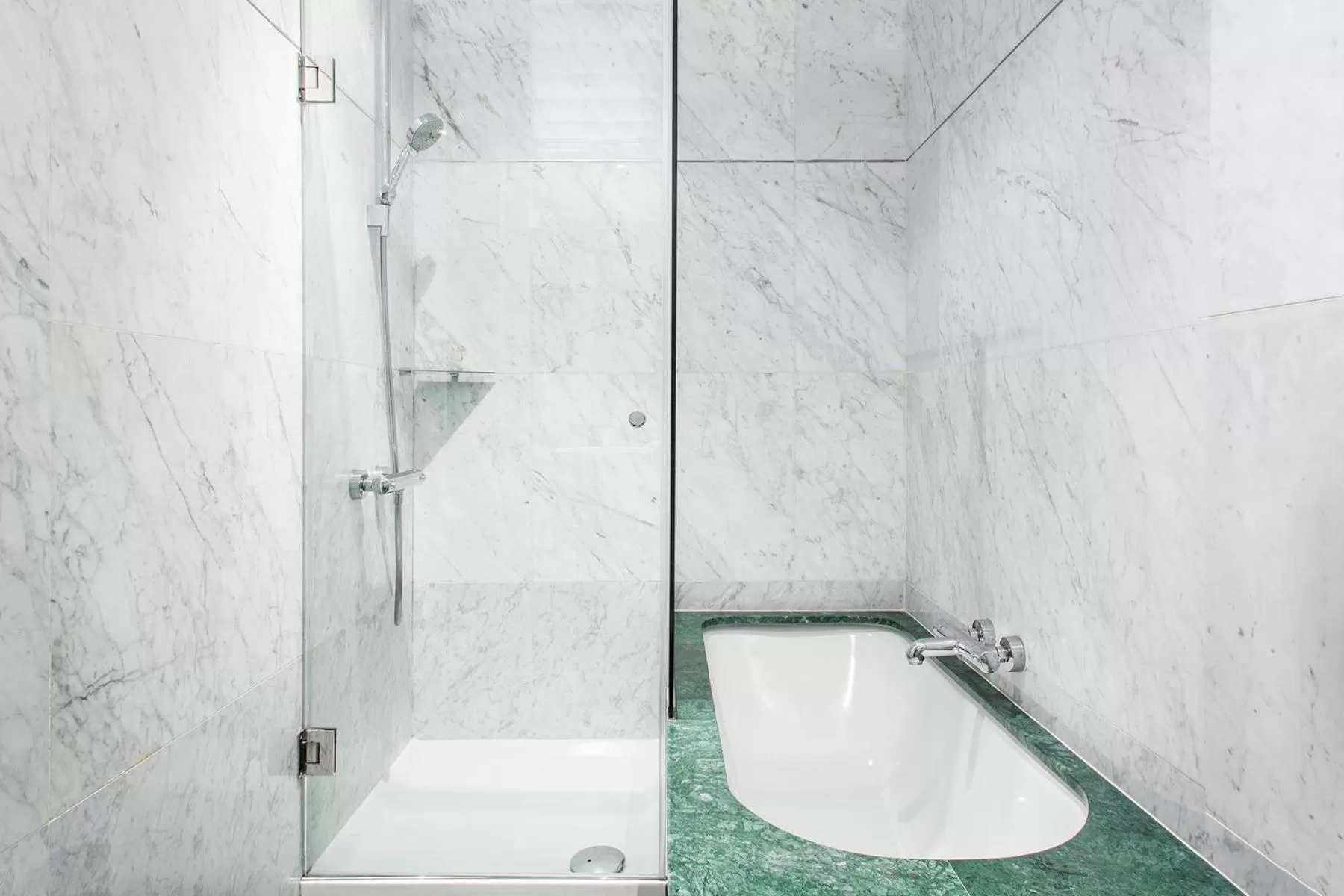 Bathroom in Hotel Villa Real, a member of Preferred Hotels & Resorts