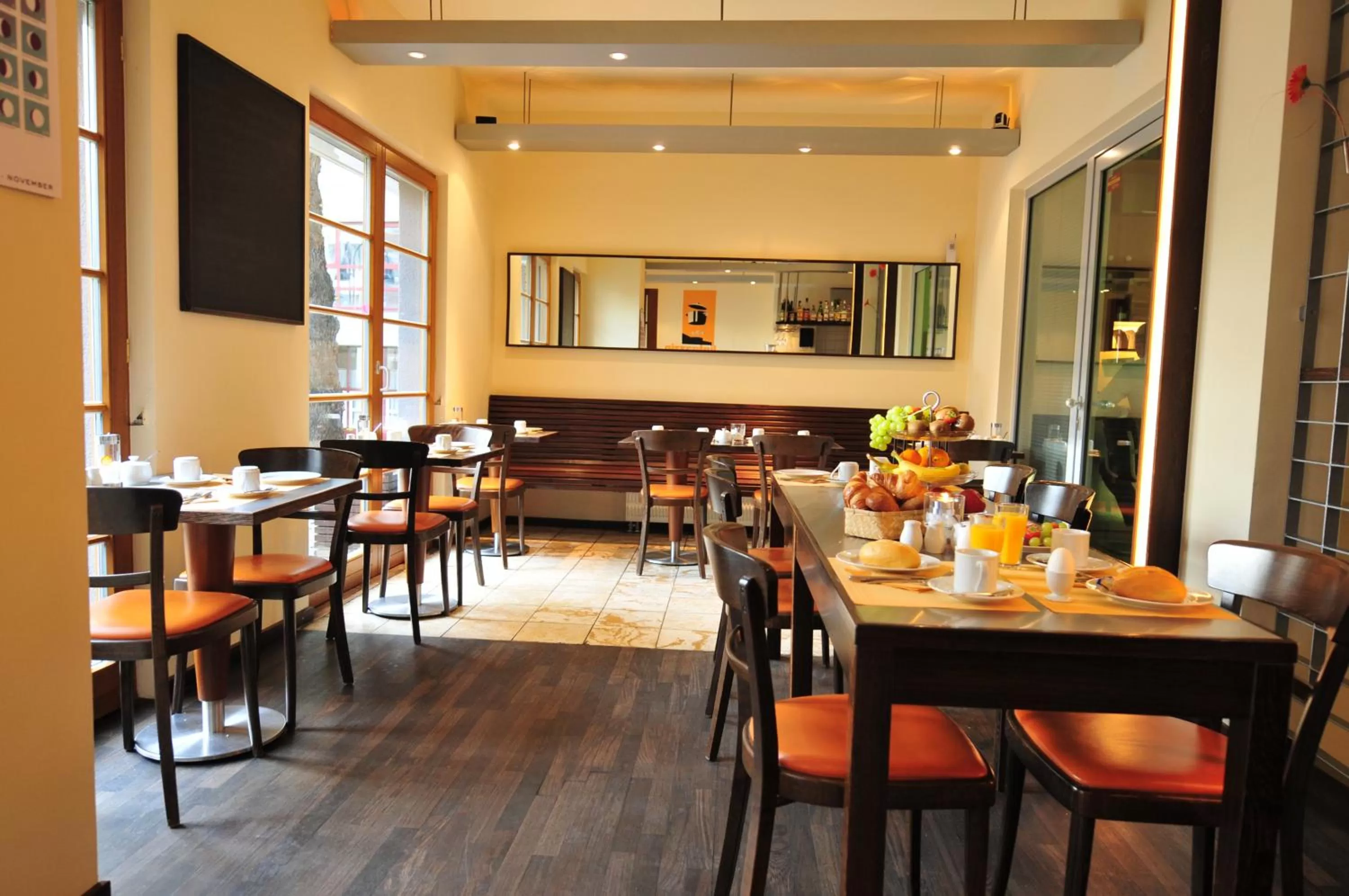 Restaurant/places to eat in Lint Hotel Köln